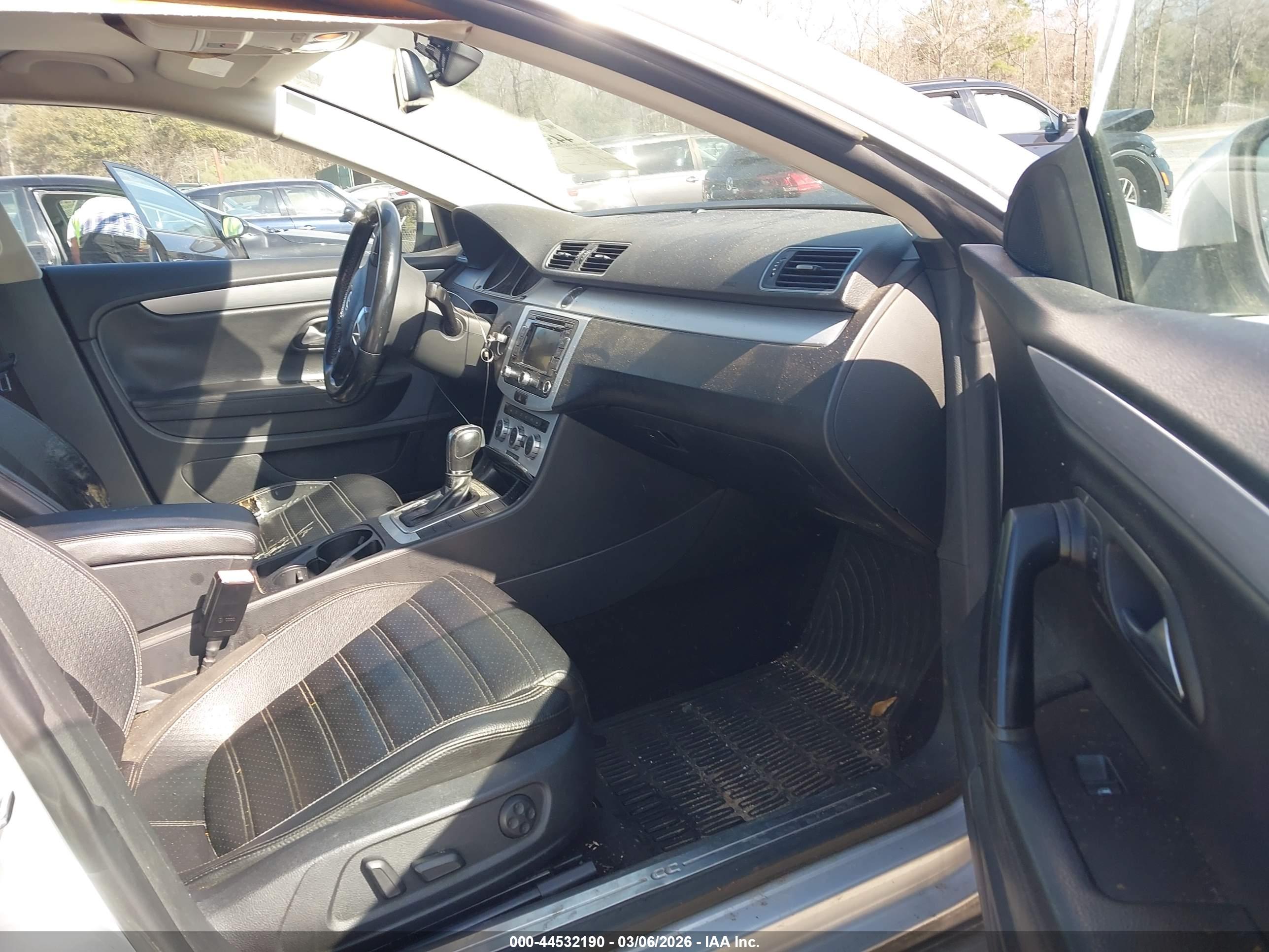VOLKSWAGEN CC image 5