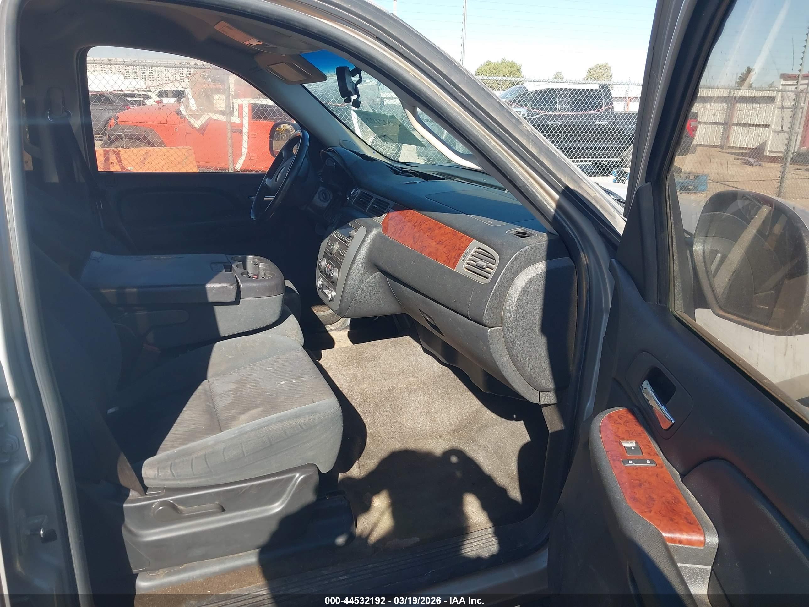 GMC YUKON image 5