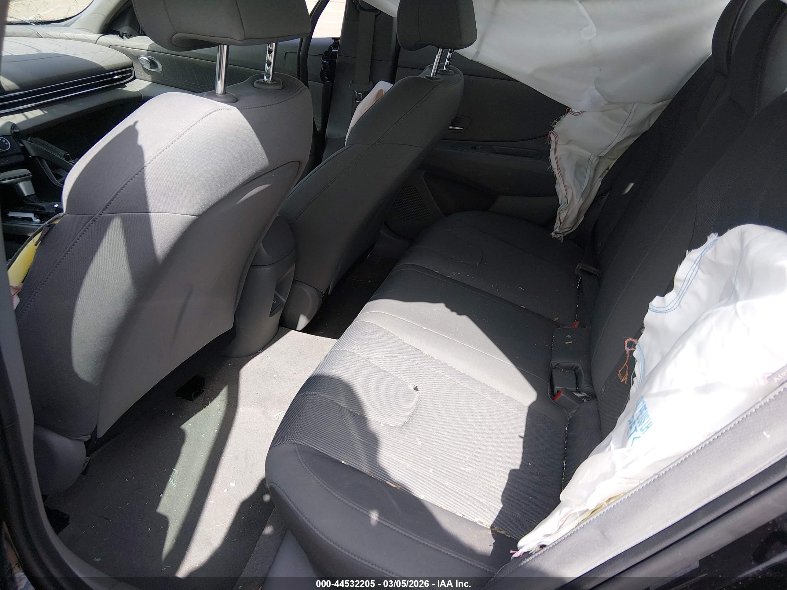 HYUNDAI ELANTRA image 8