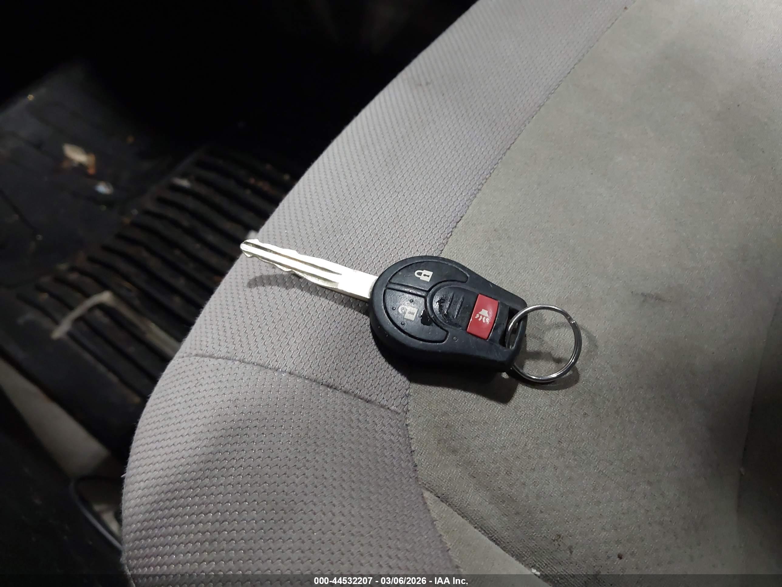 NISSAN ROGUE image 11