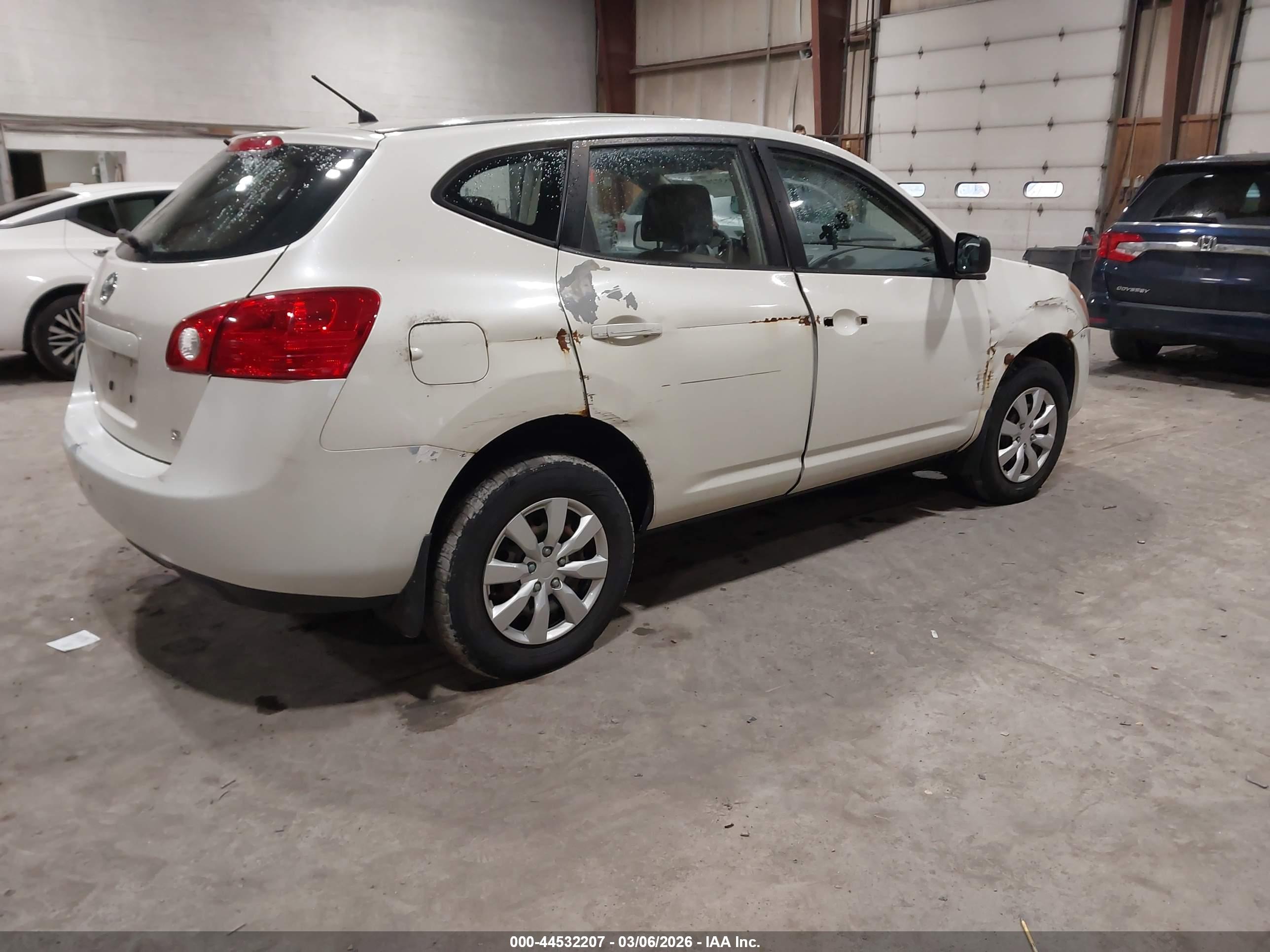 NISSAN ROGUE image 4