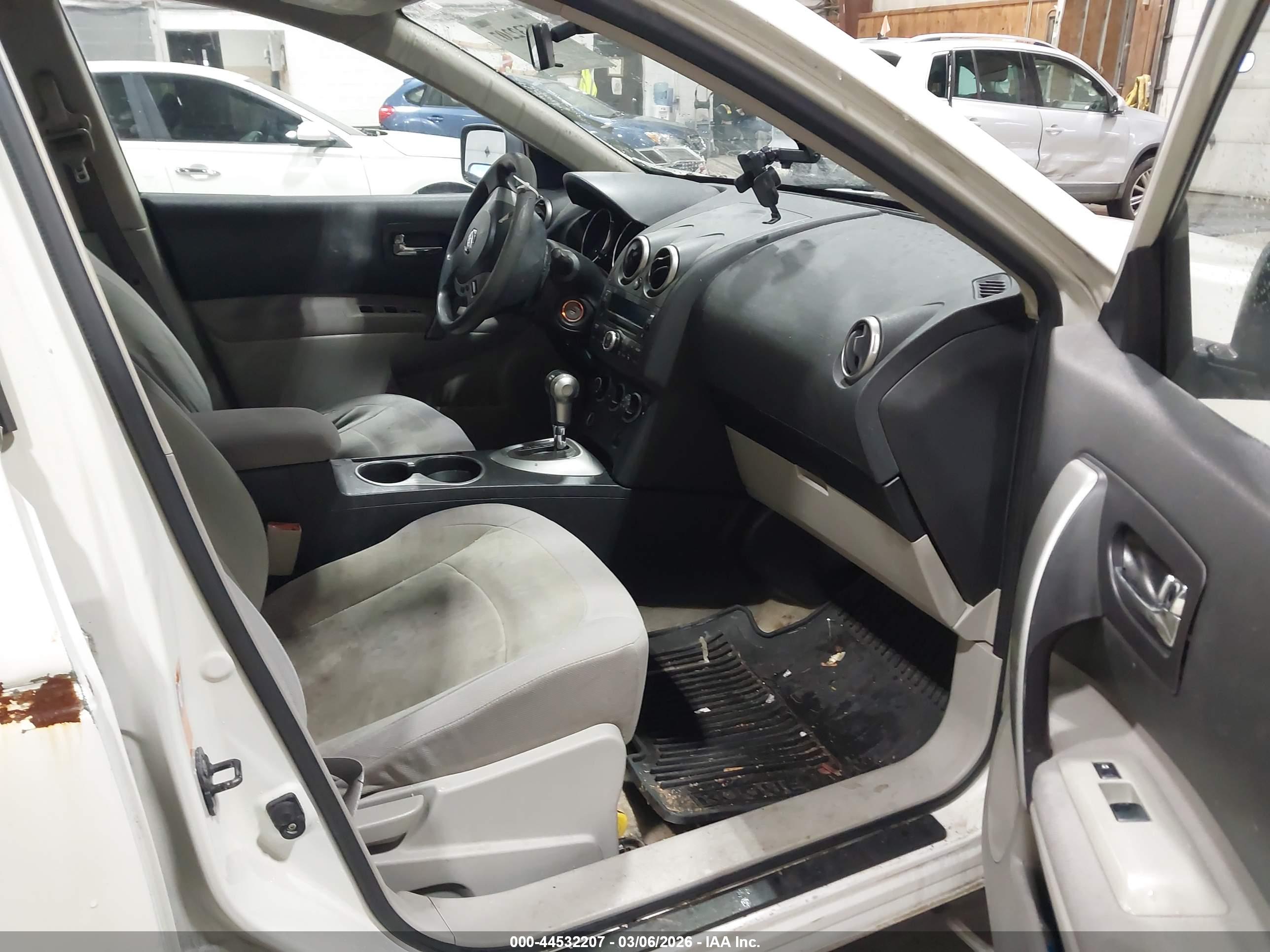 NISSAN ROGUE image 5