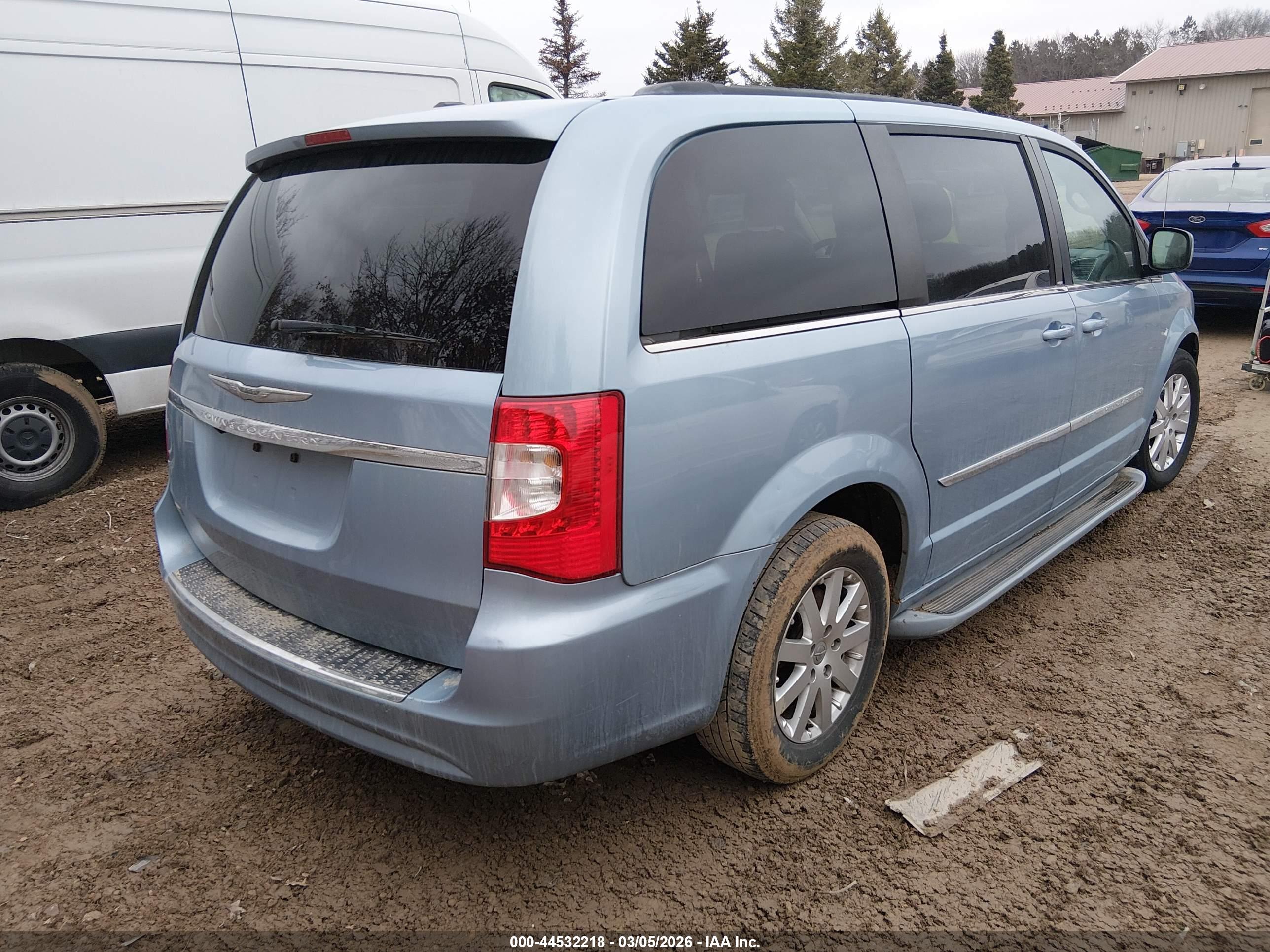 CHRYSLER TOWN image 3