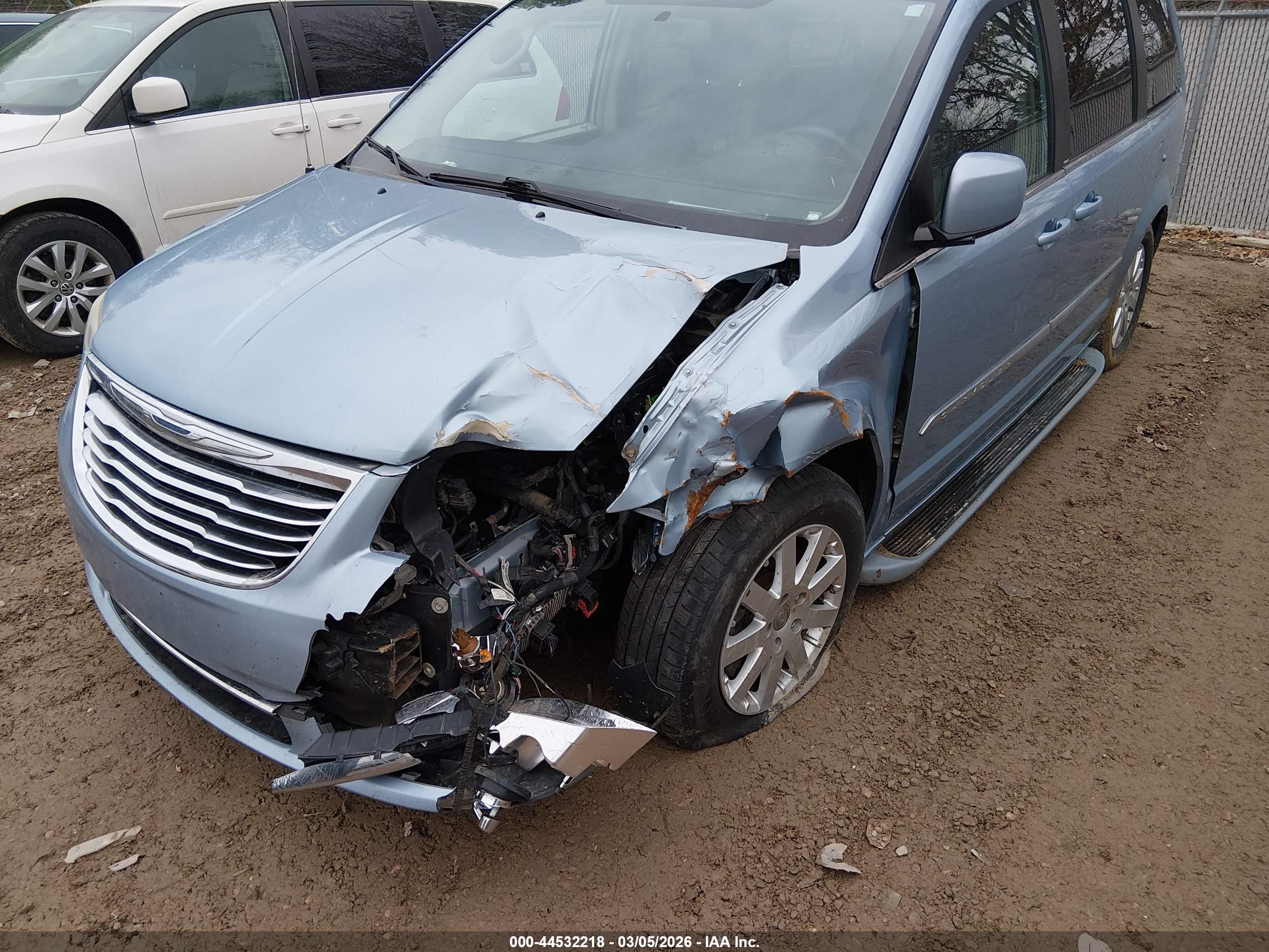 CHRYSLER TOWN image 6