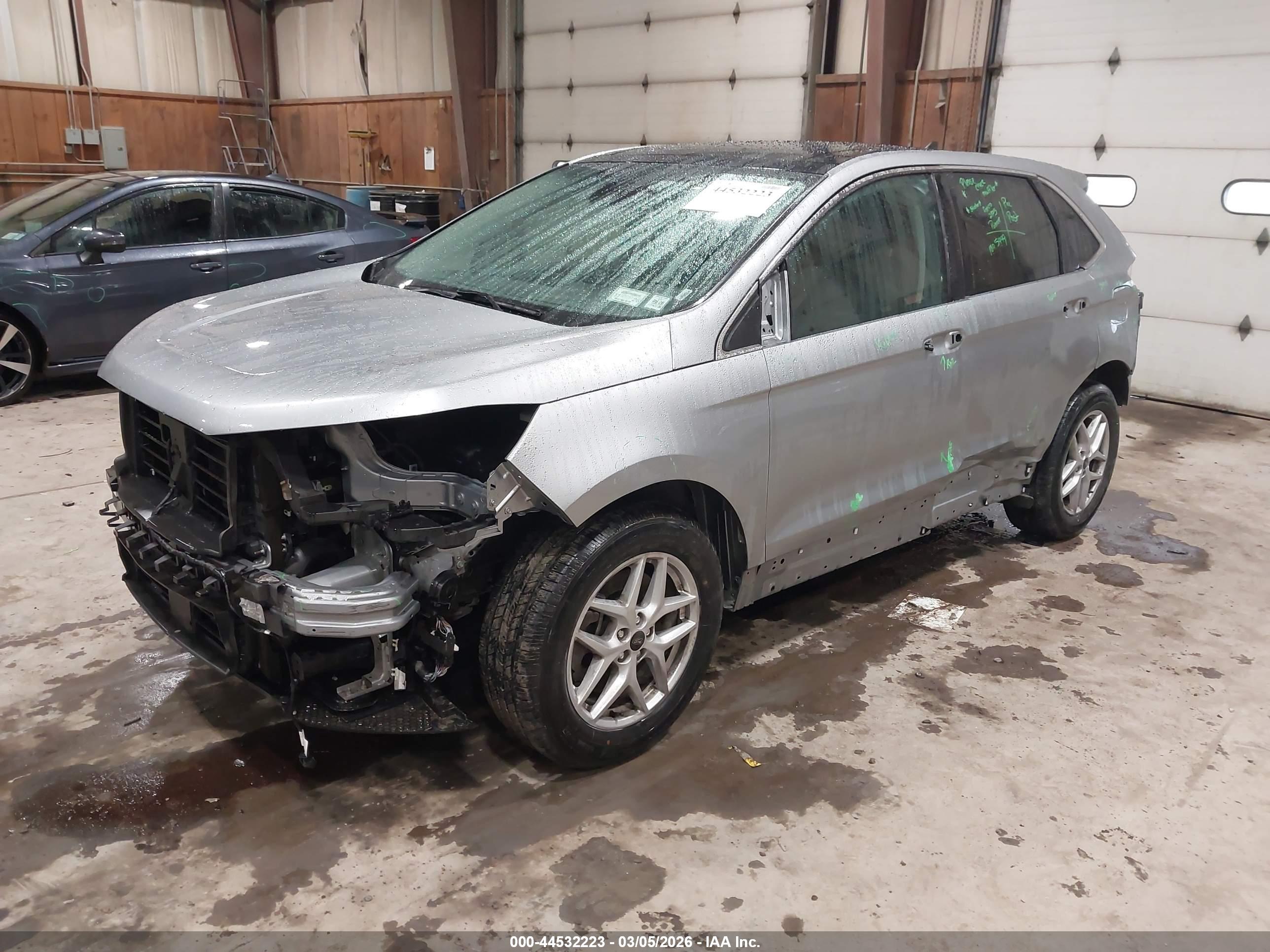 FORD EDGE image 2