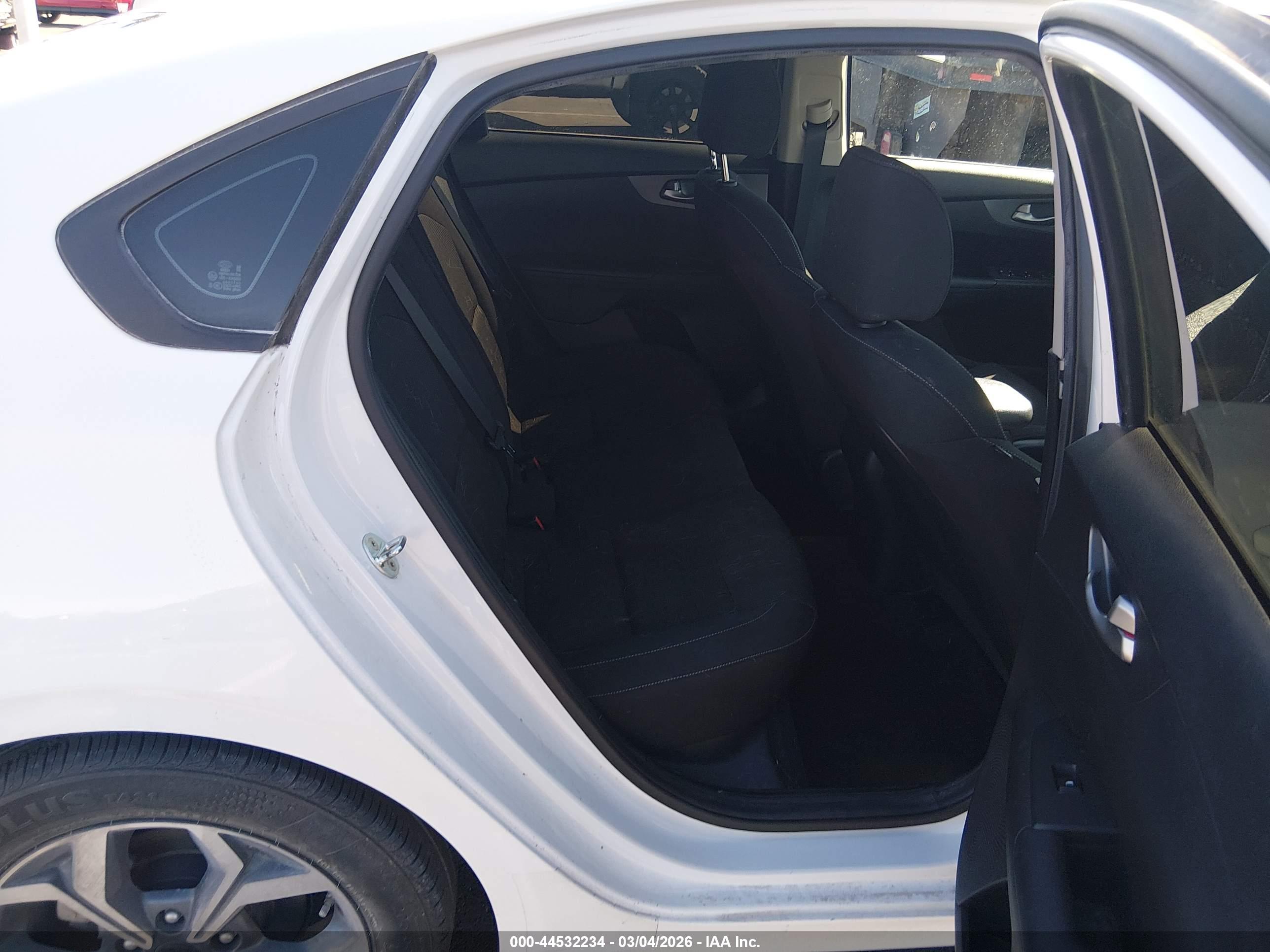 KIA FORTE image 8