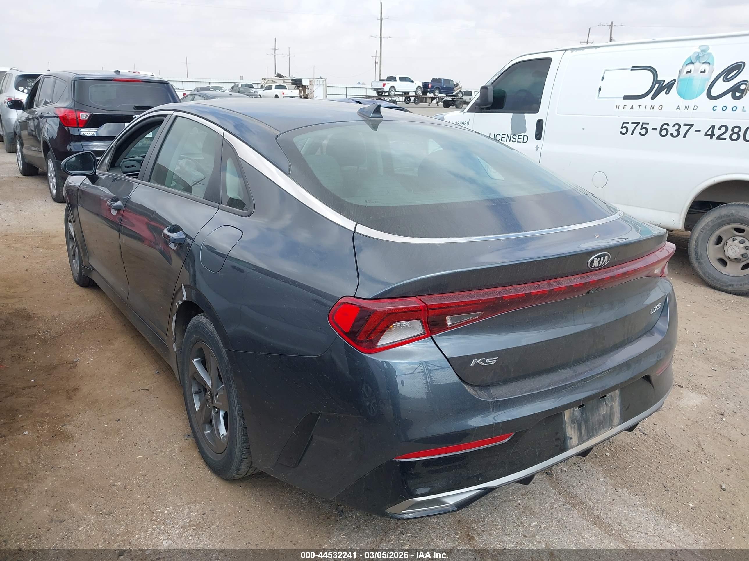 KIA K5 image 3