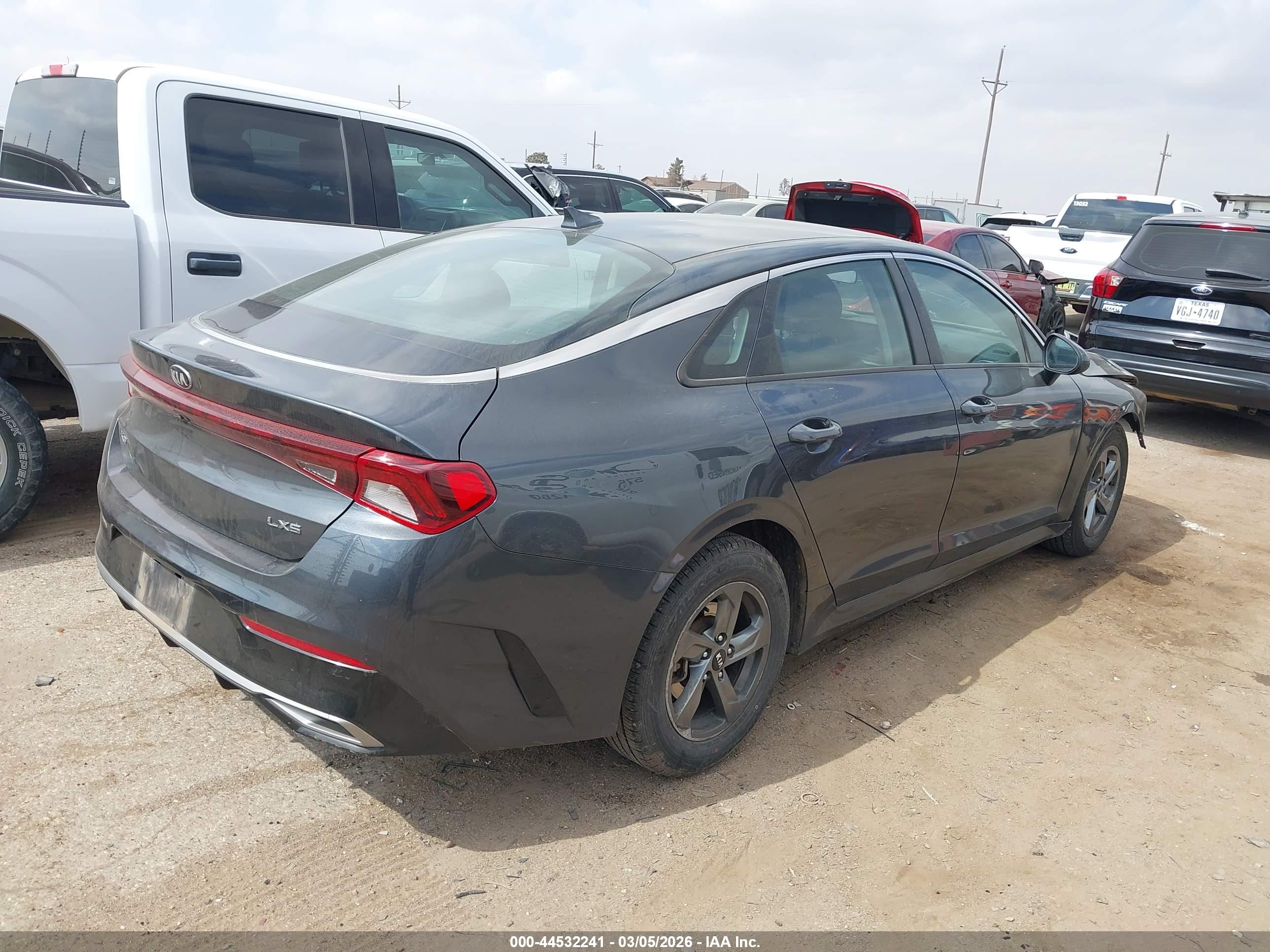 KIA K5 image 4