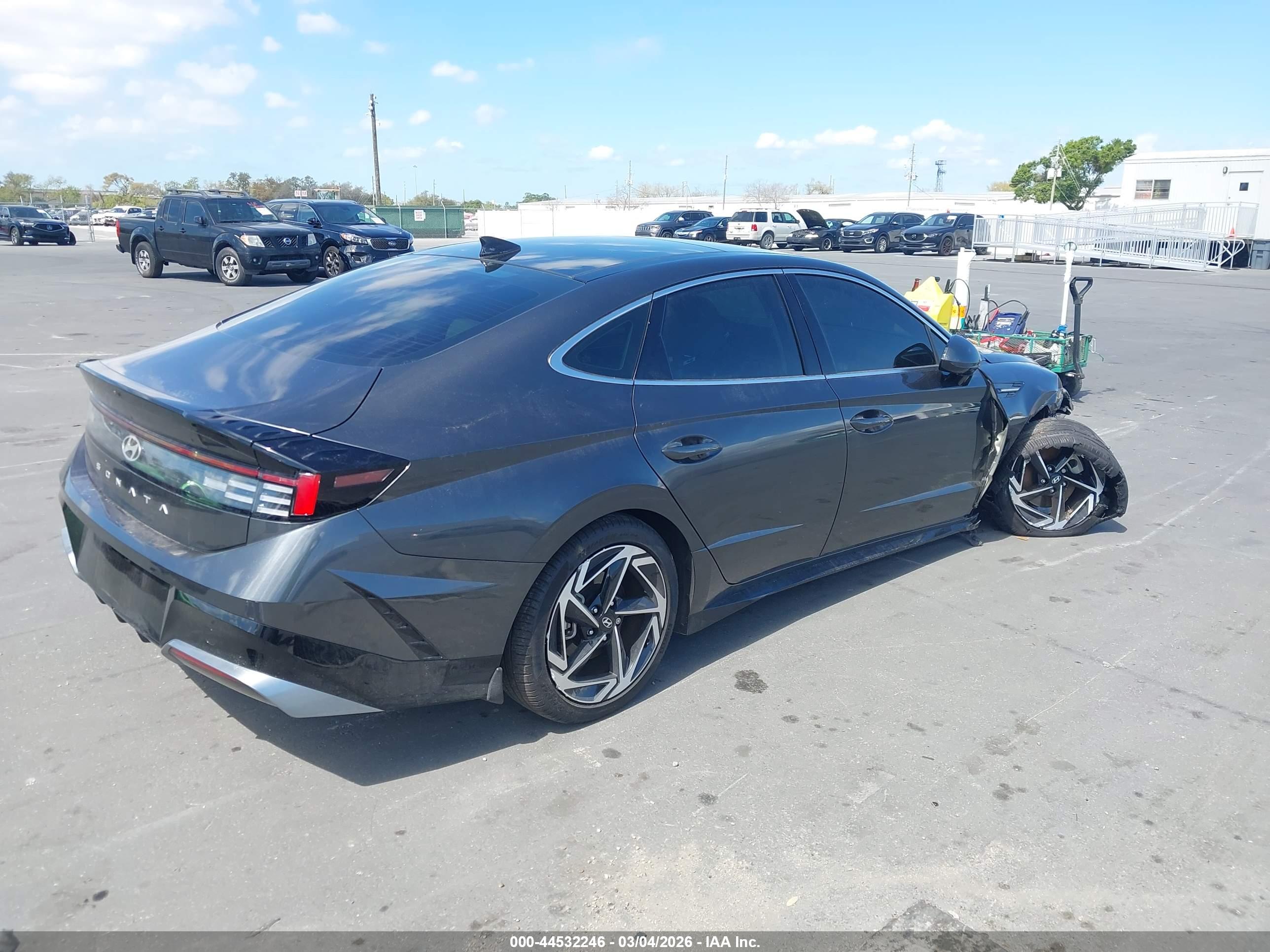 HYUNDAI SONATA image 4