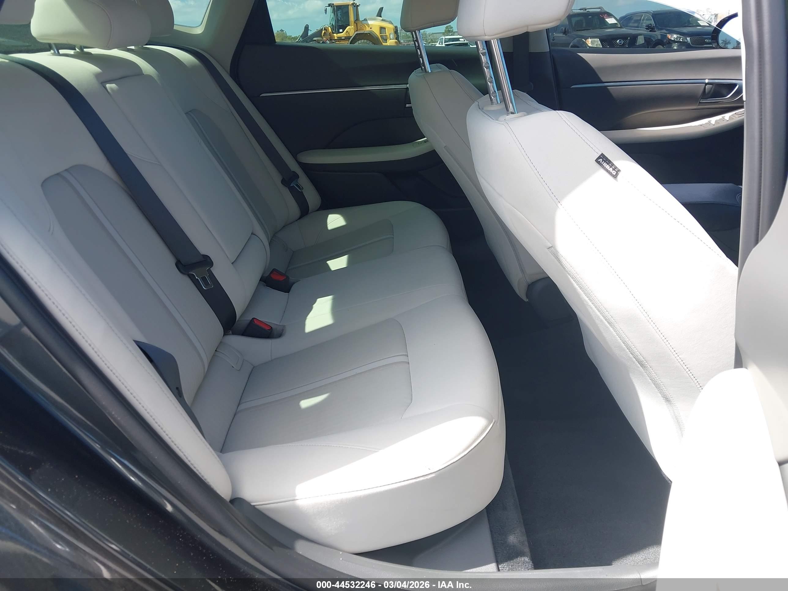 HYUNDAI SONATA image 8