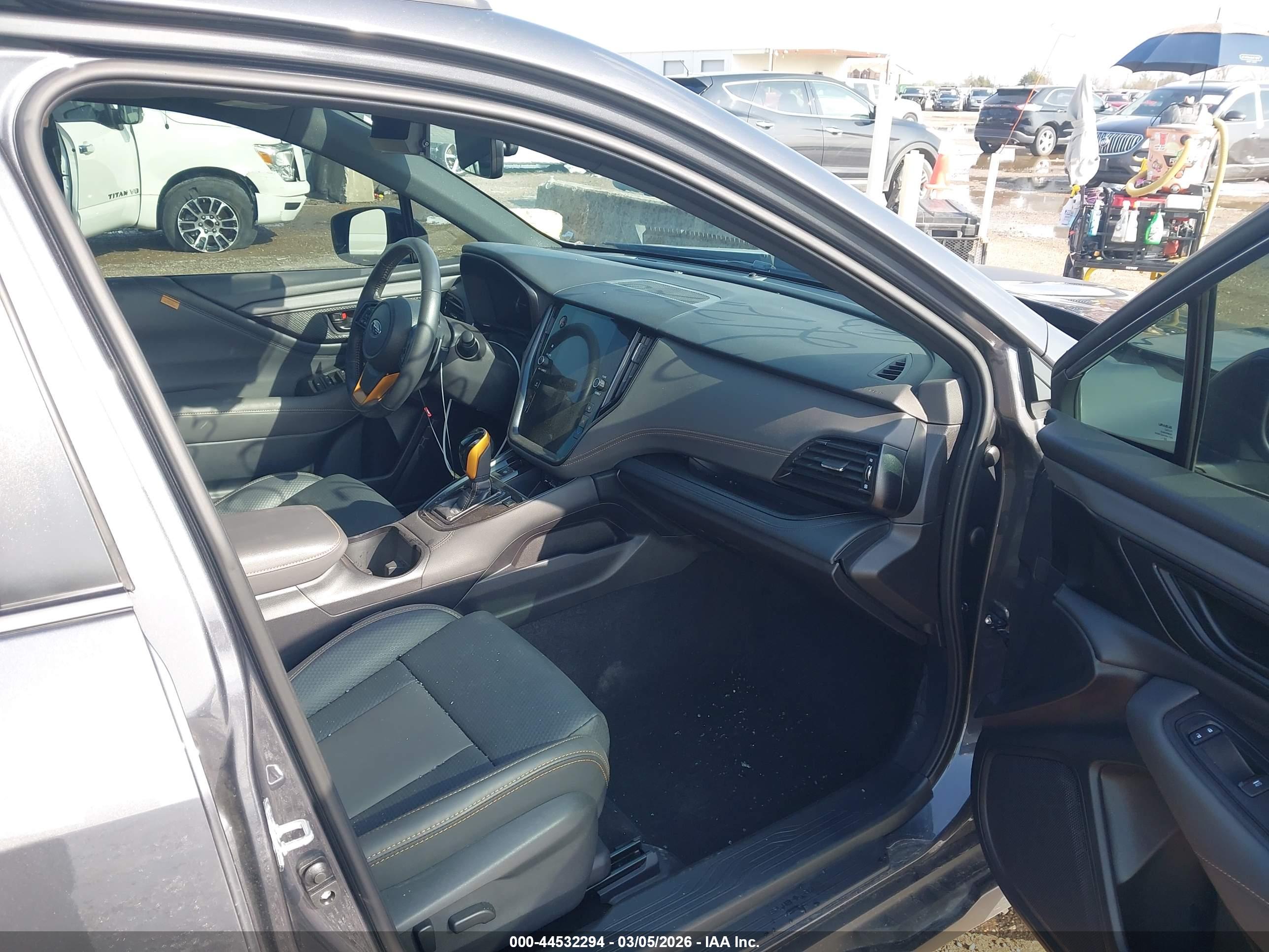 SUBARU OUTBACK image 5