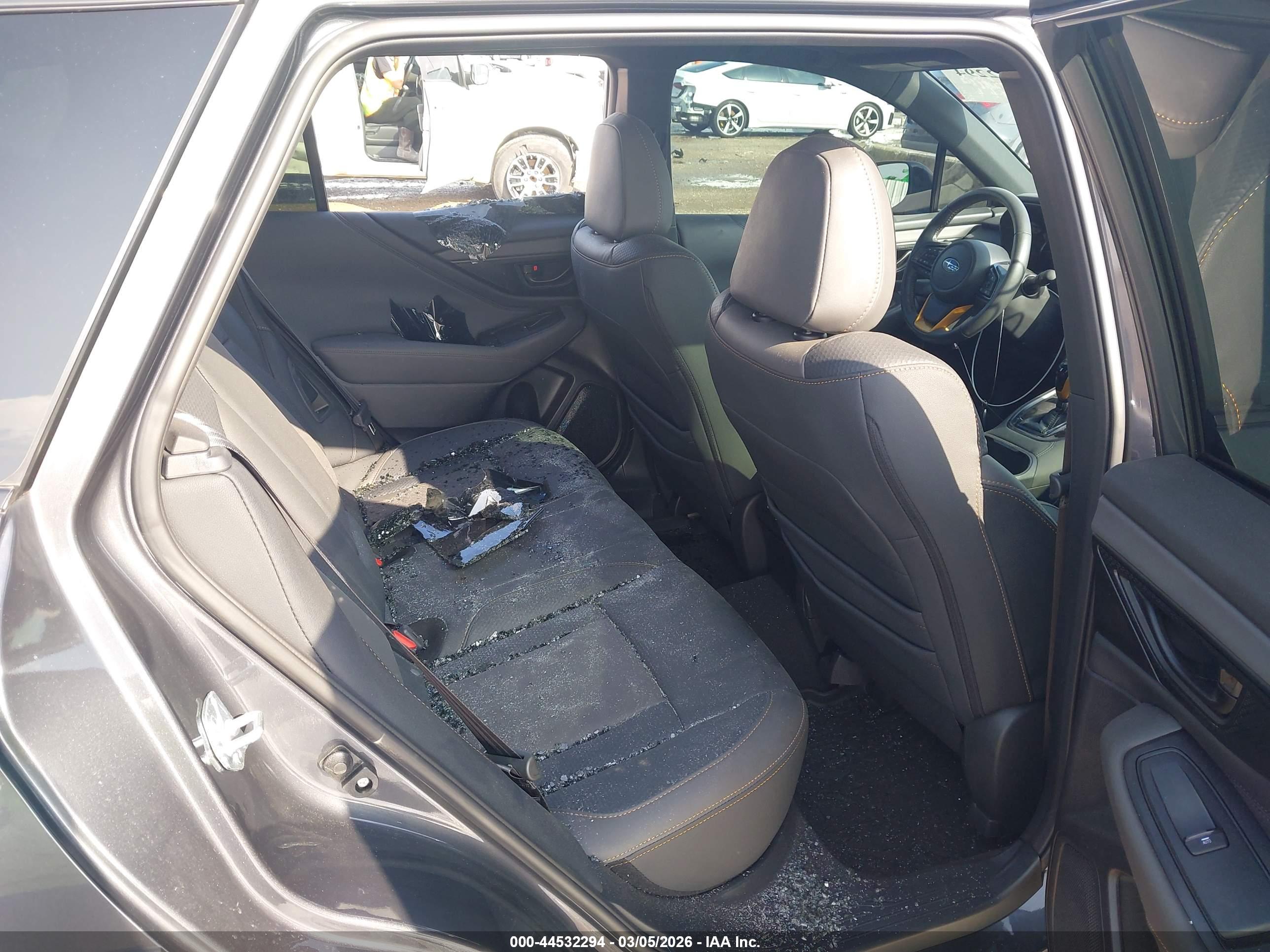 SUBARU OUTBACK image 8