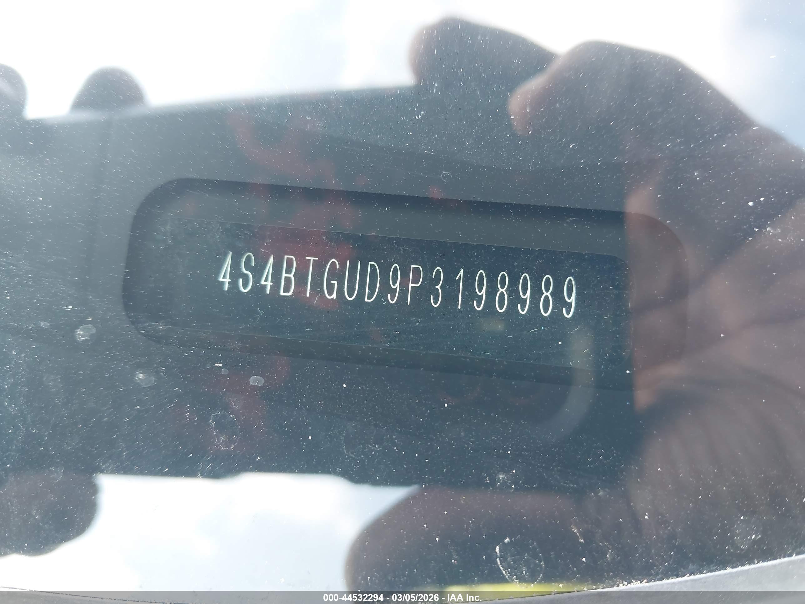 SUBARU OUTBACK image 9