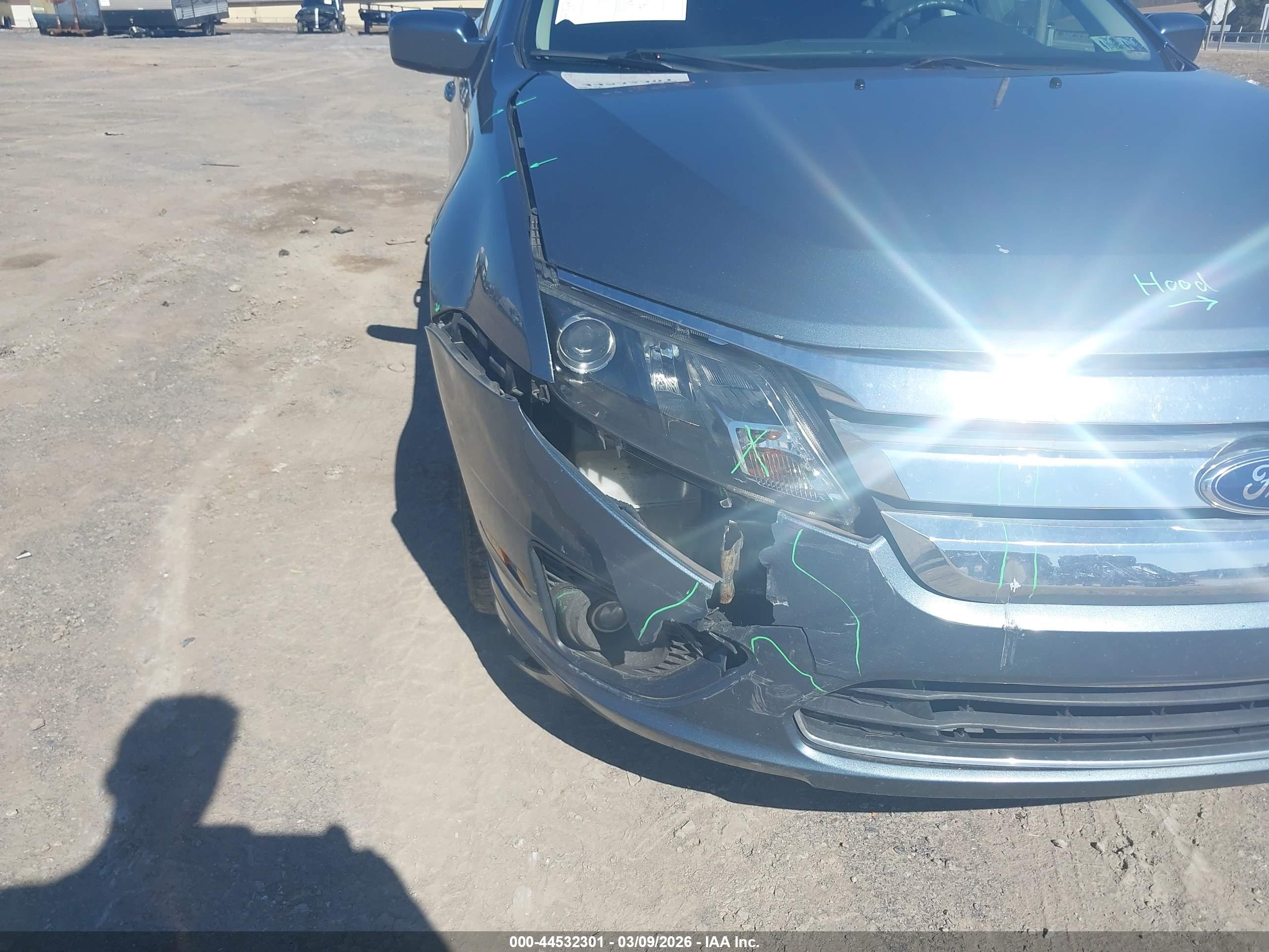 FORD FUSION image 6