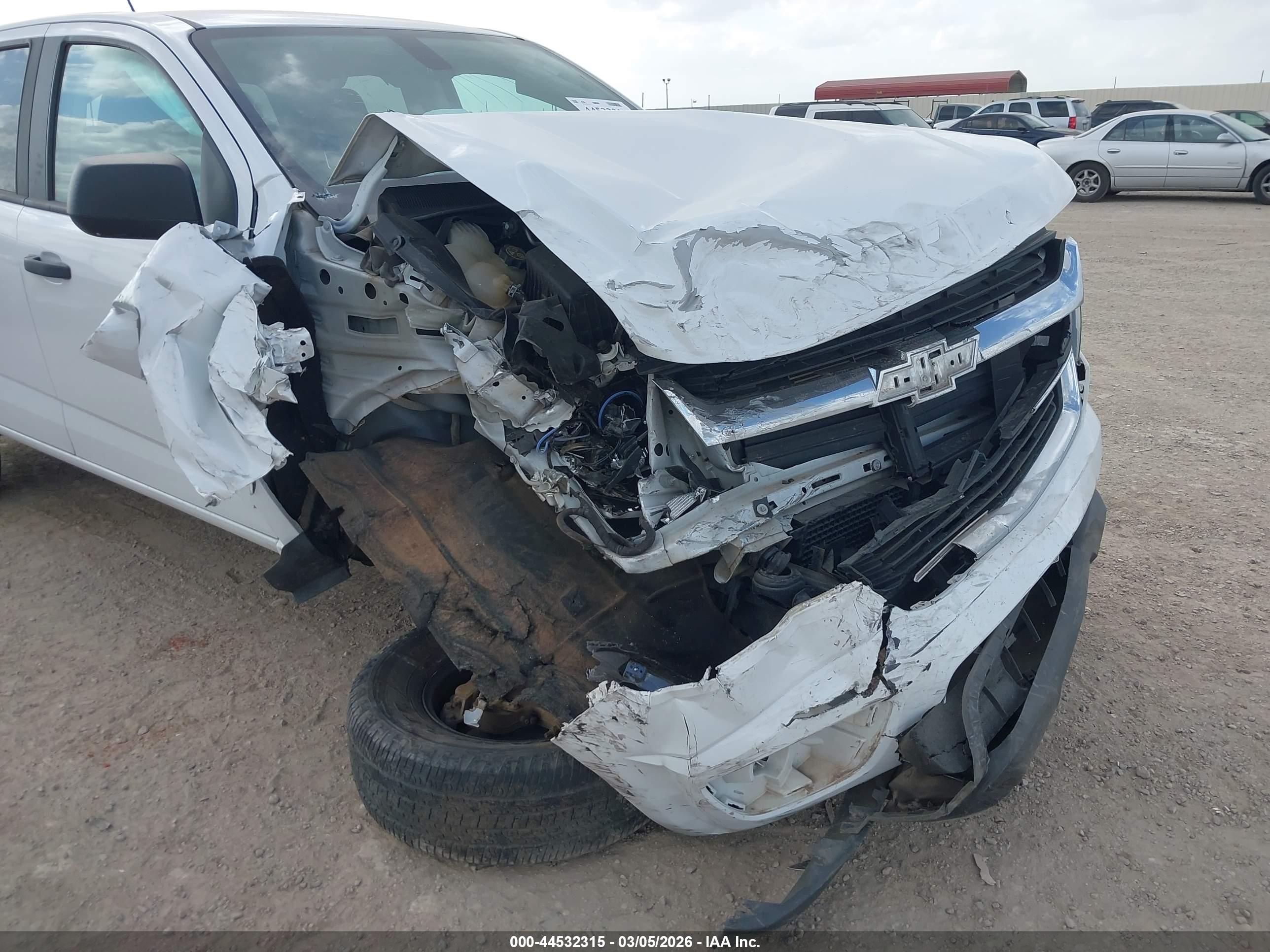 CHEVROLET COLORADO image 6