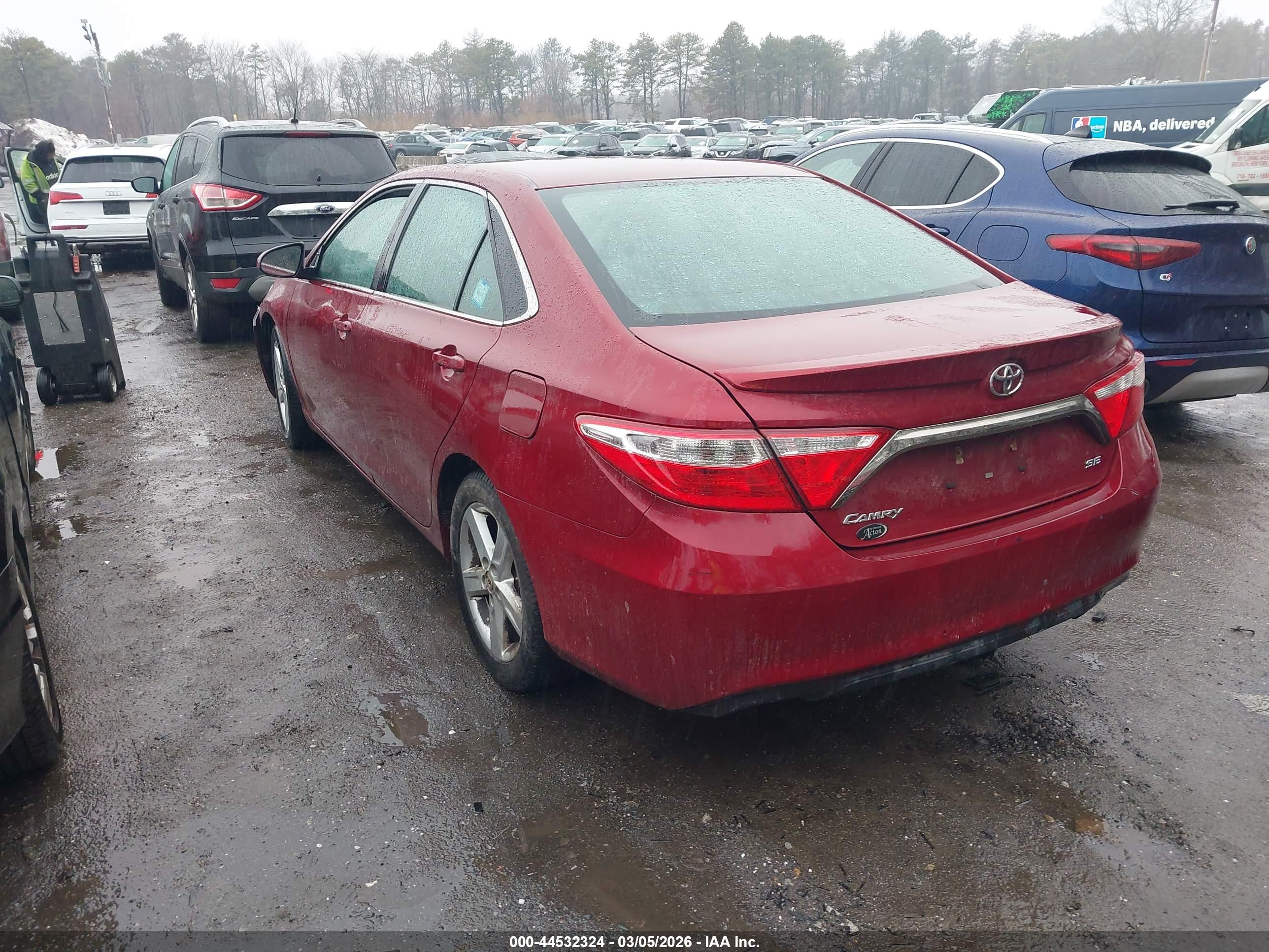 TOYOTA CAMRY image 3