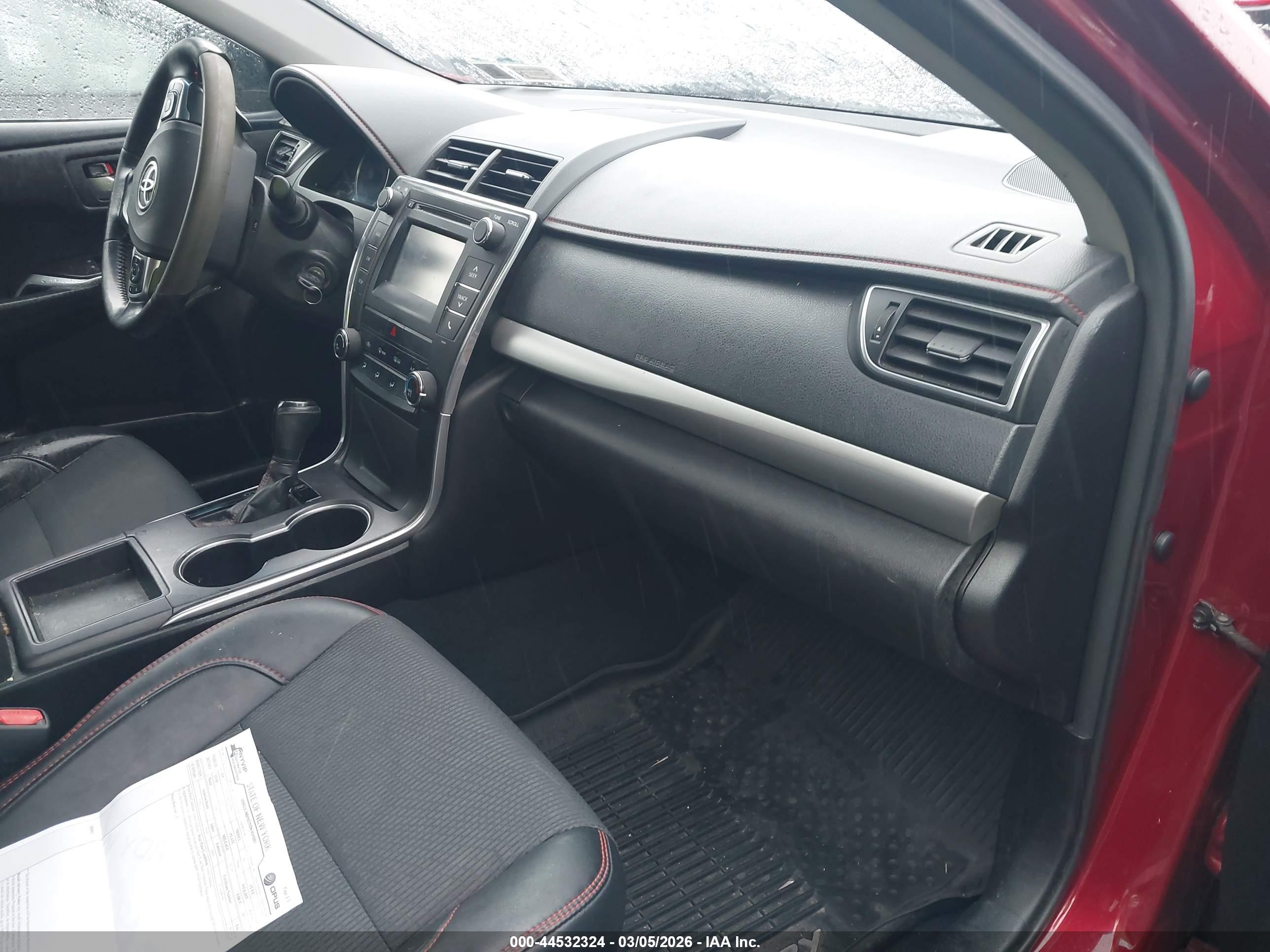 TOYOTA CAMRY image 5