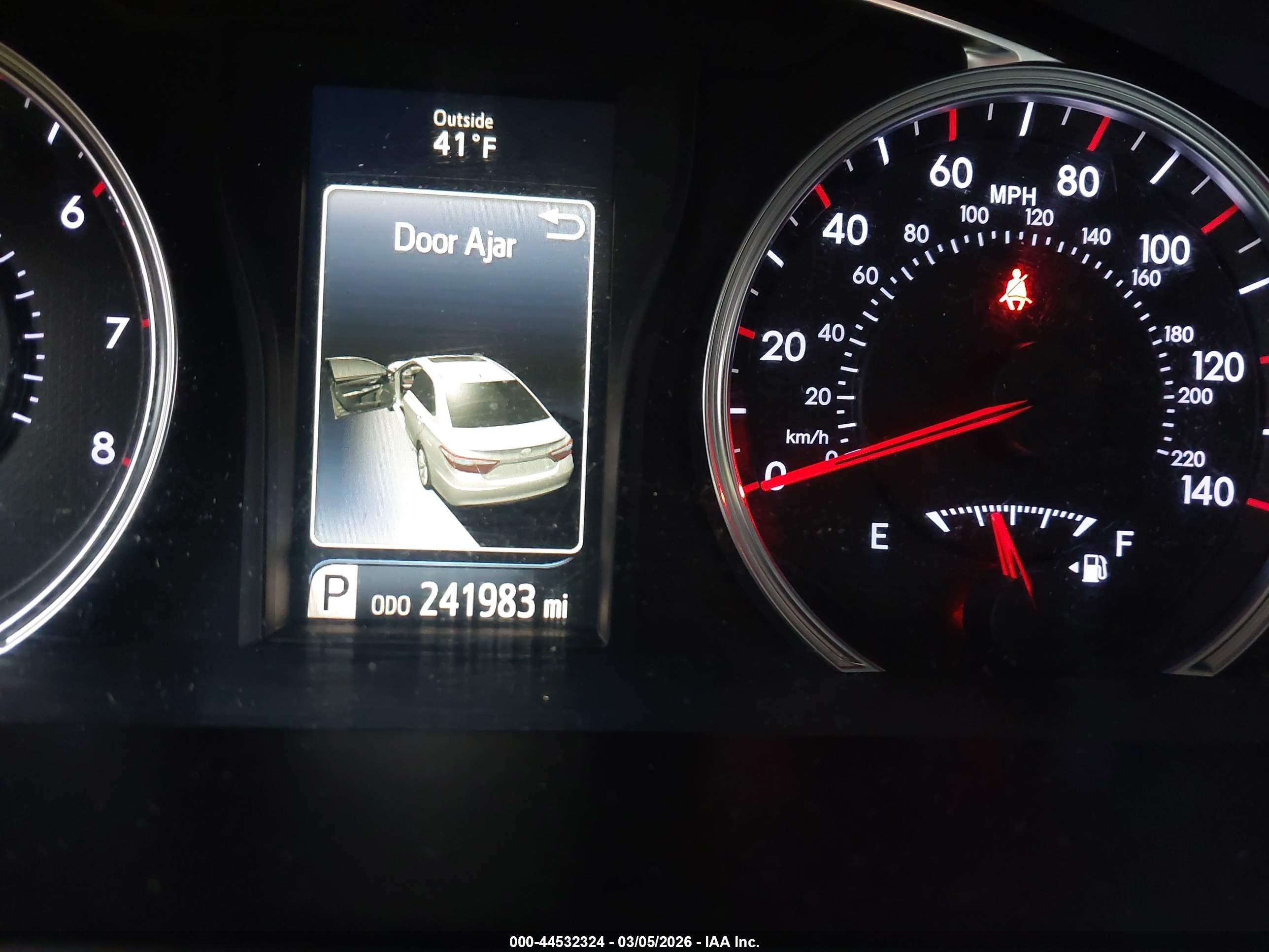 TOYOTA CAMRY image 7
