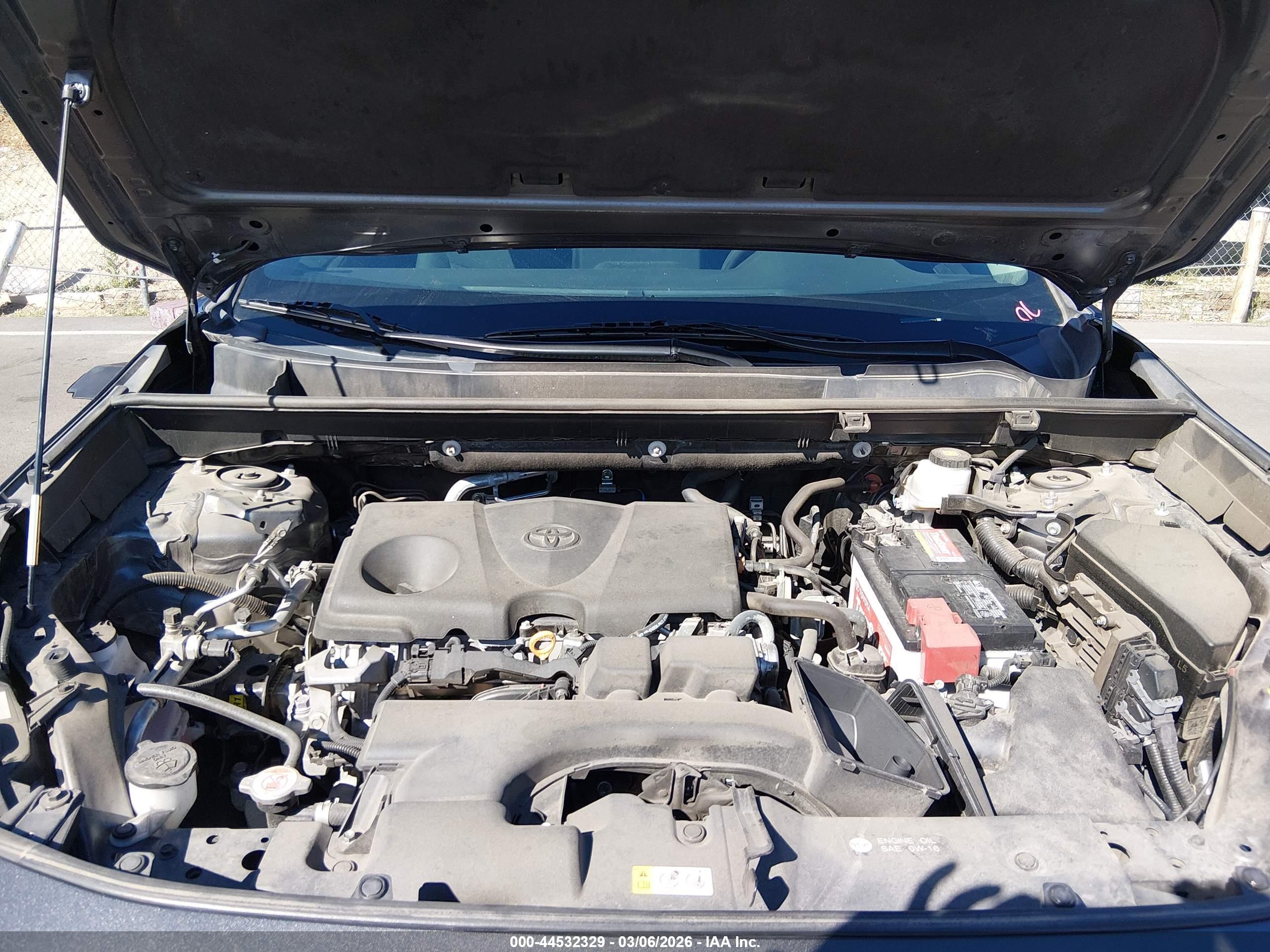 TOYOTA RAV4 image 10