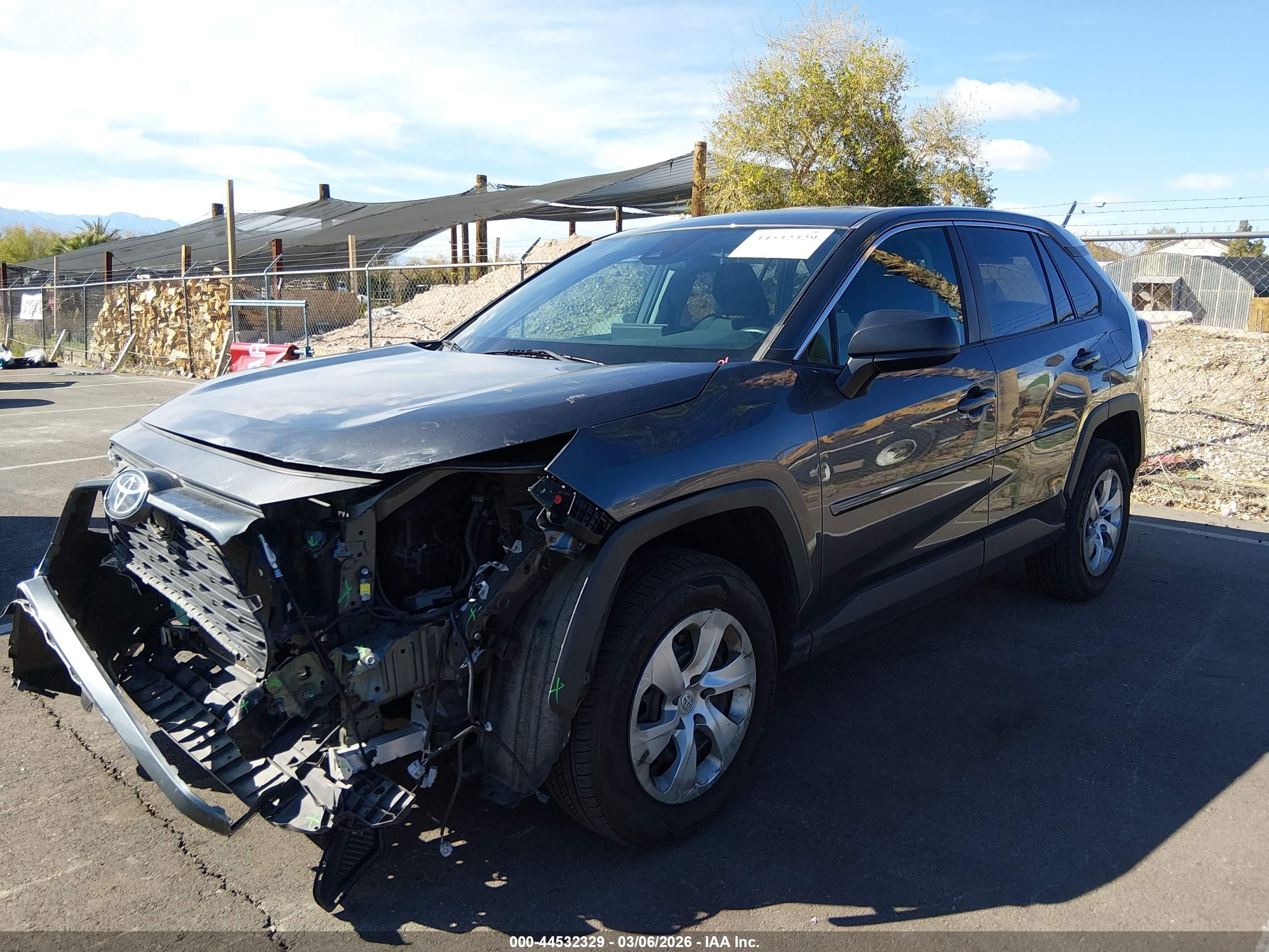 TOYOTA RAV4 image 2