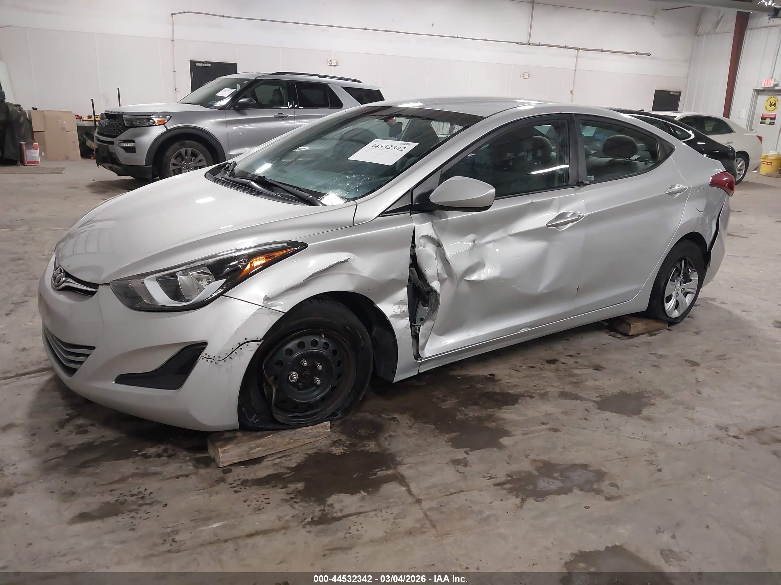 HYUNDAI ELANTRA image 2