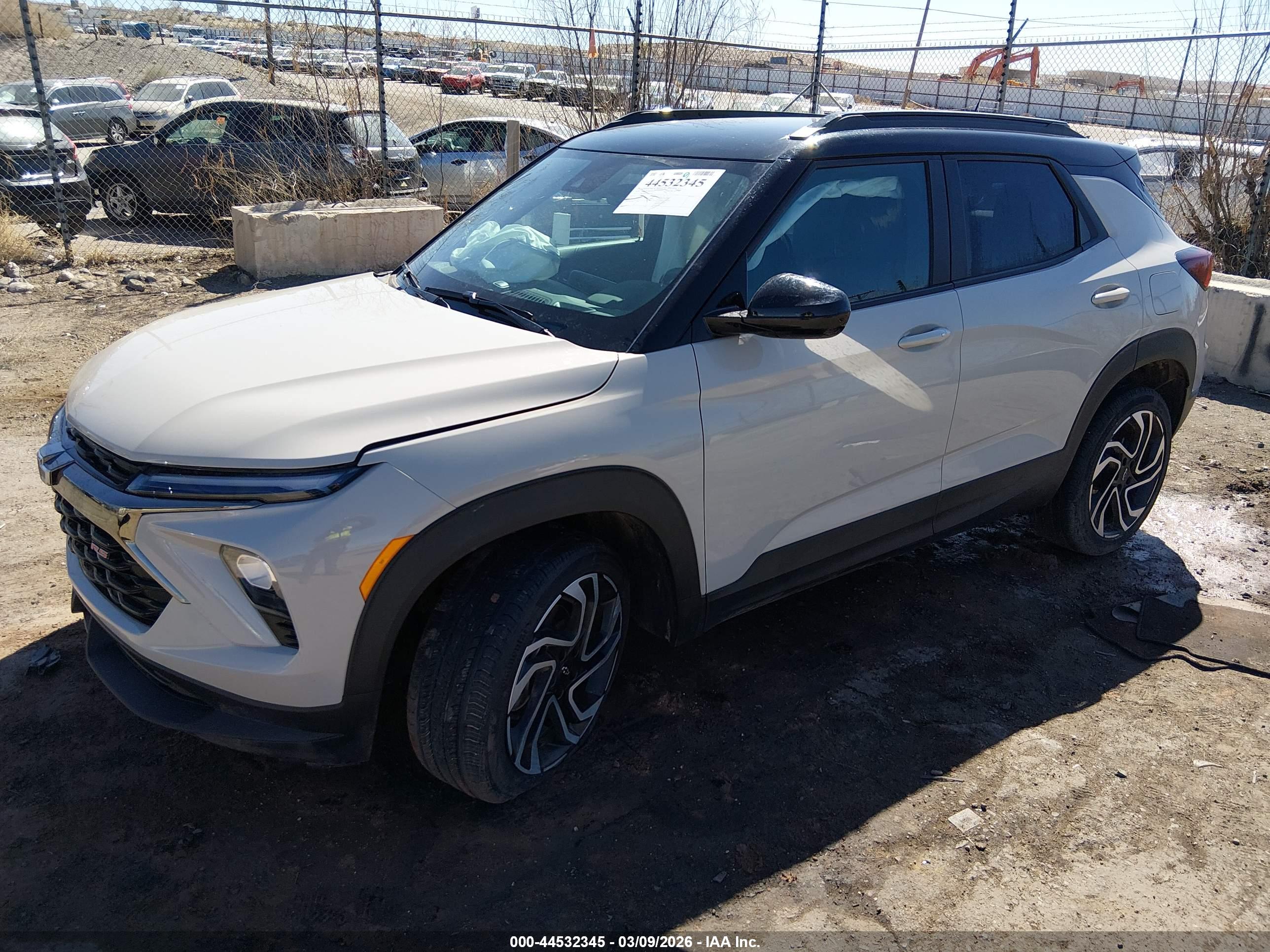 CHEVROLET TRAILBLAZER image 2
