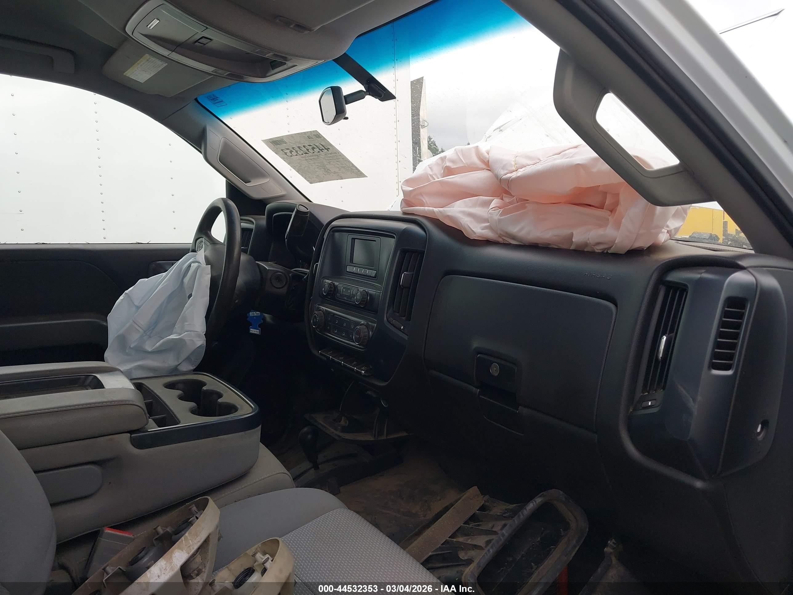 CHEVROLET SILVERADO image 8