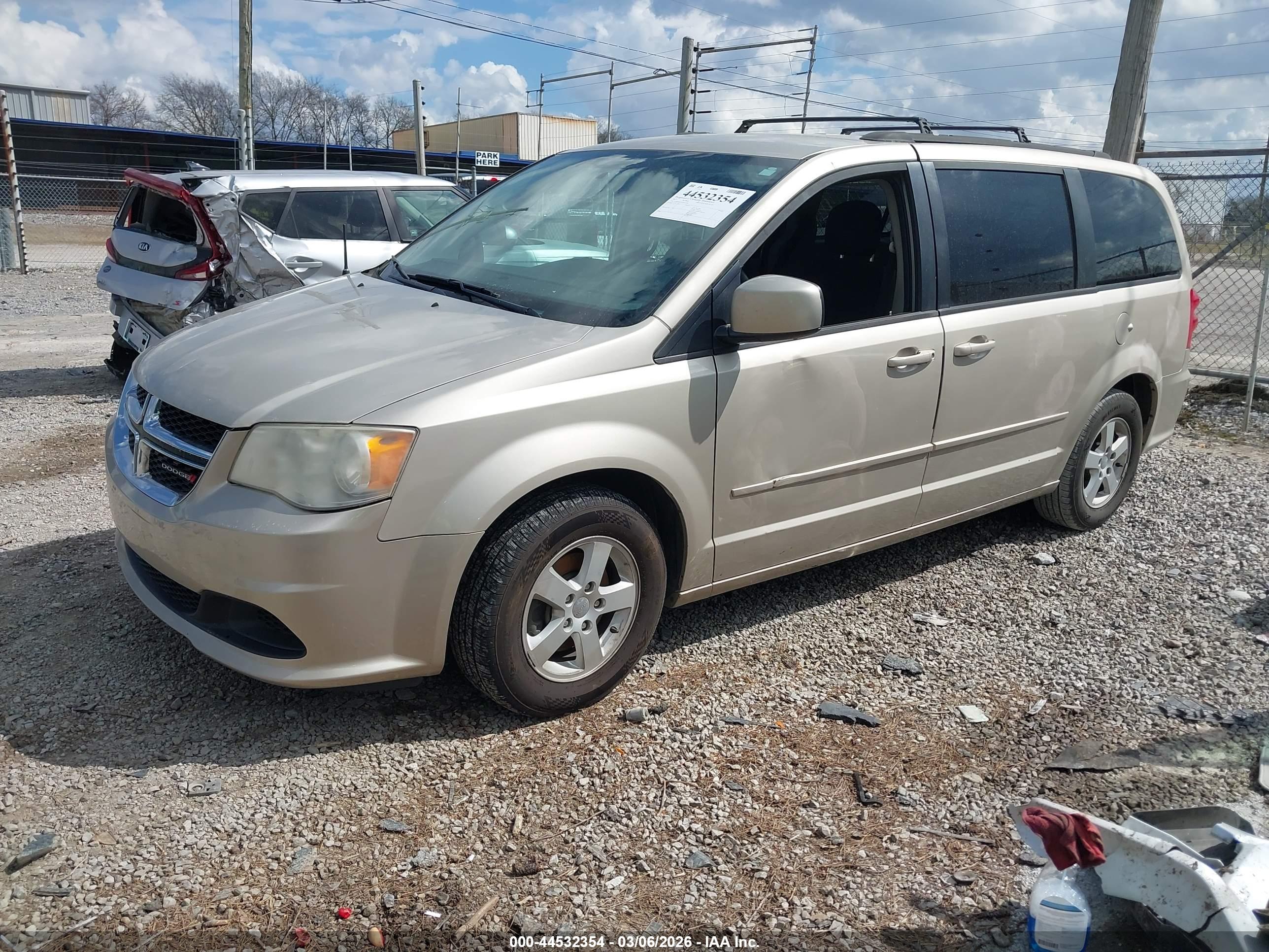 DODGE GRAND image 2