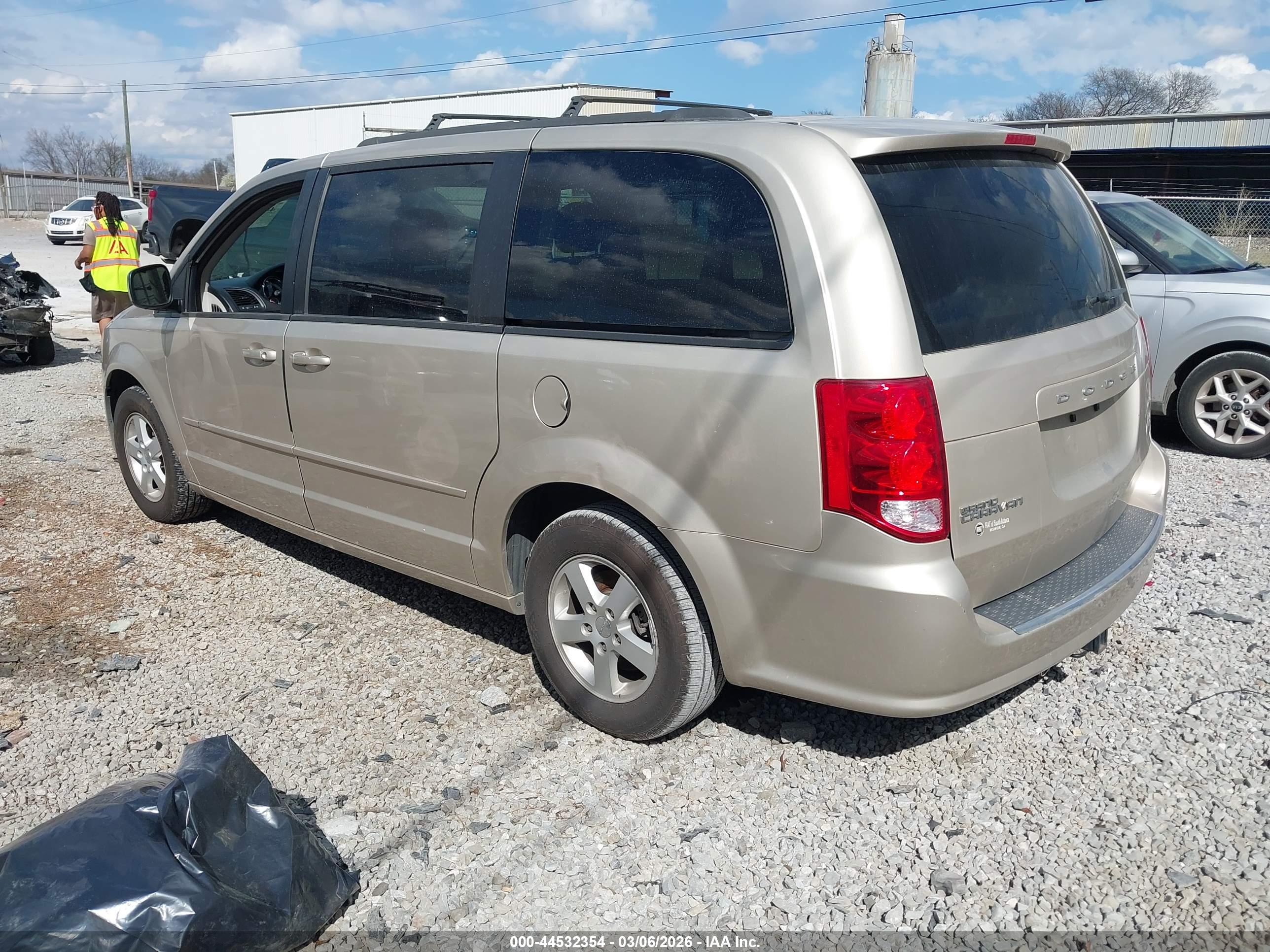 DODGE GRAND image 3