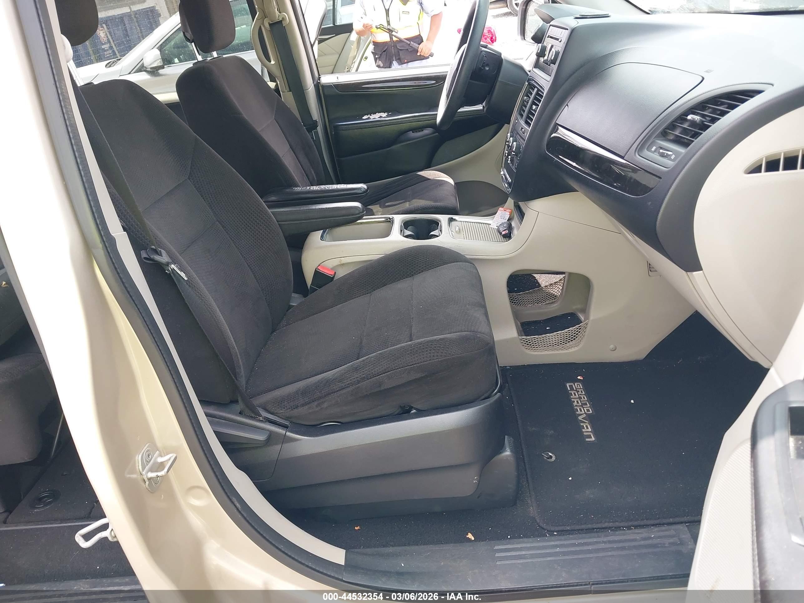 DODGE GRAND image 5