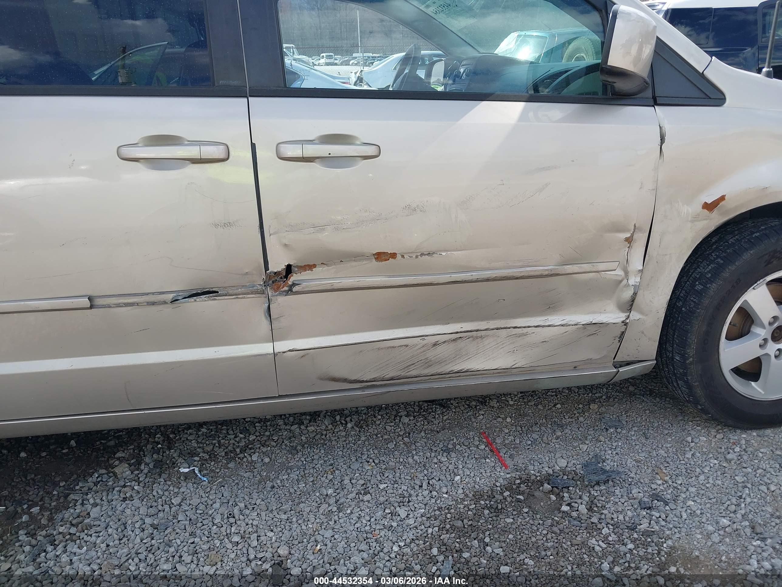 DODGE GRAND image 6