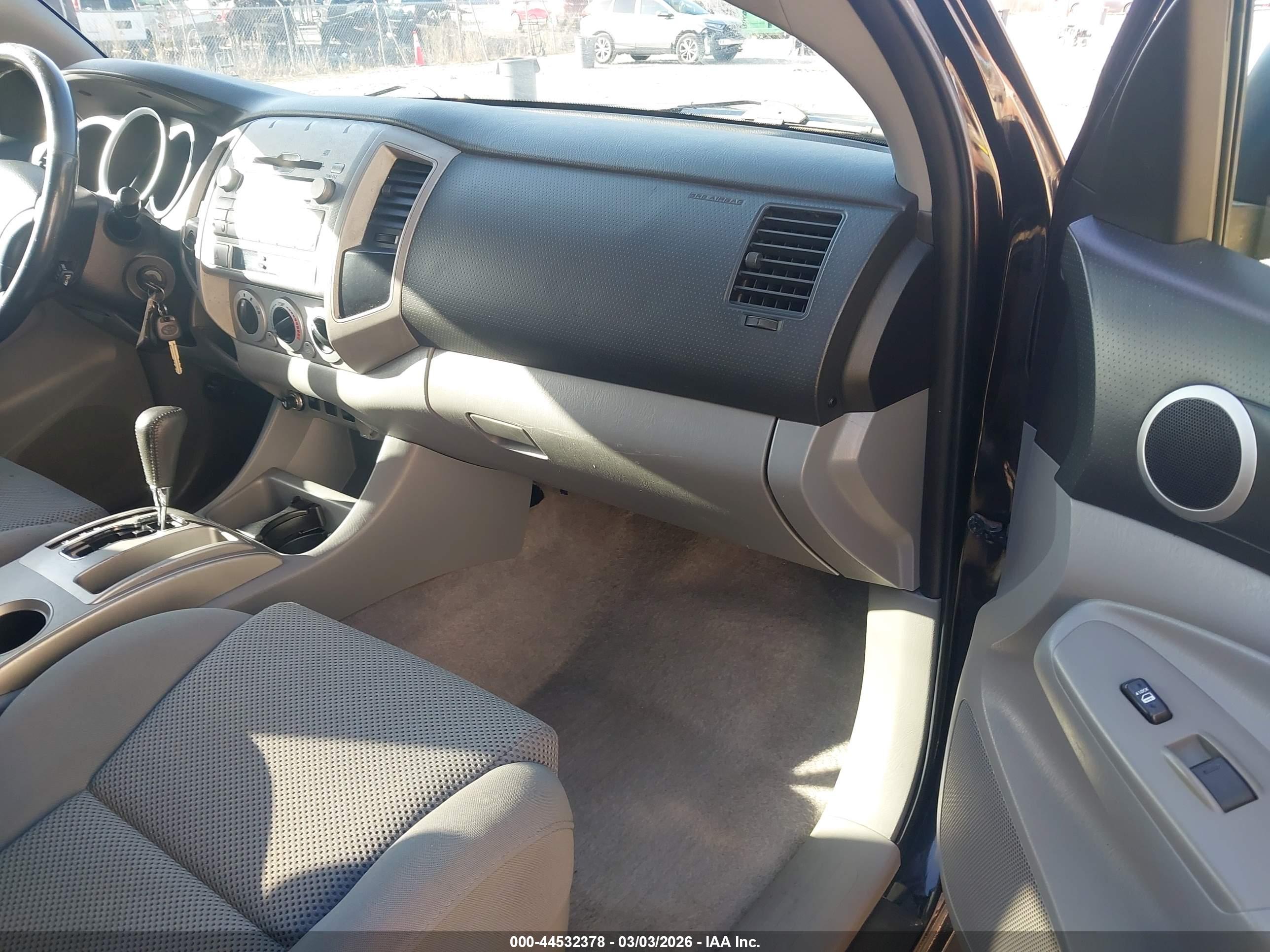 TOYOTA TACOMA image 5