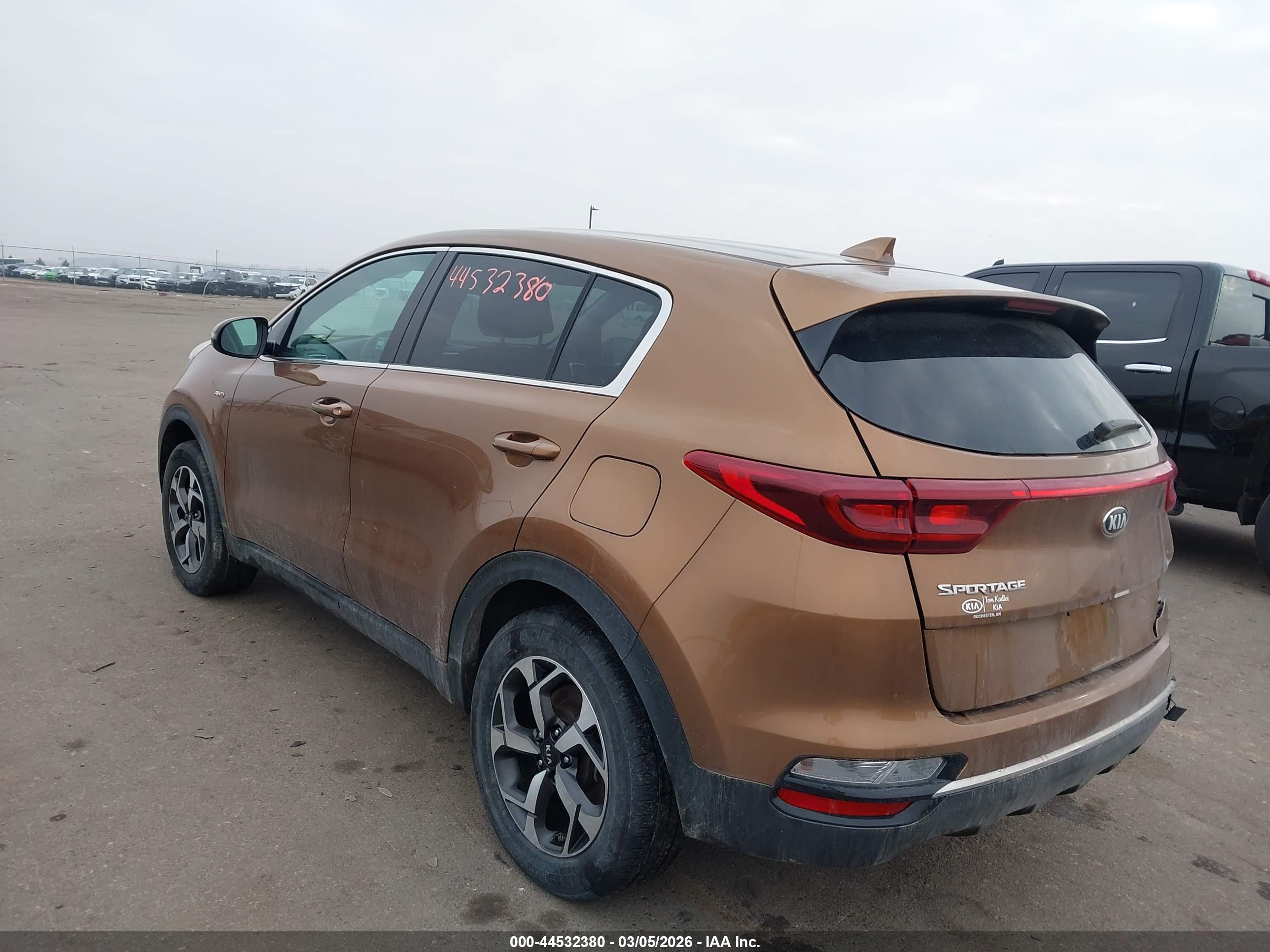 KIA SPORTAGE image 3