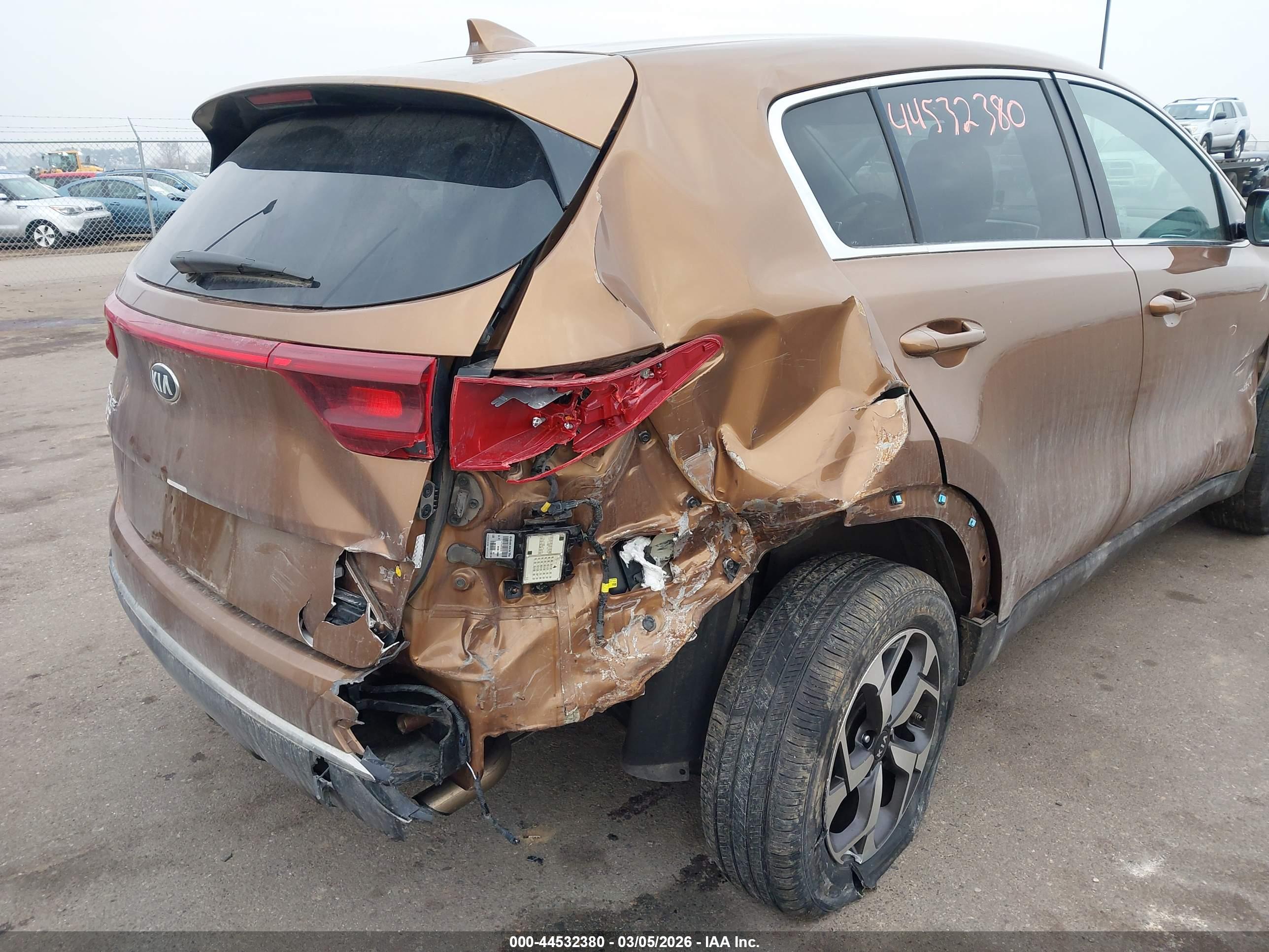 KIA SPORTAGE image 6
