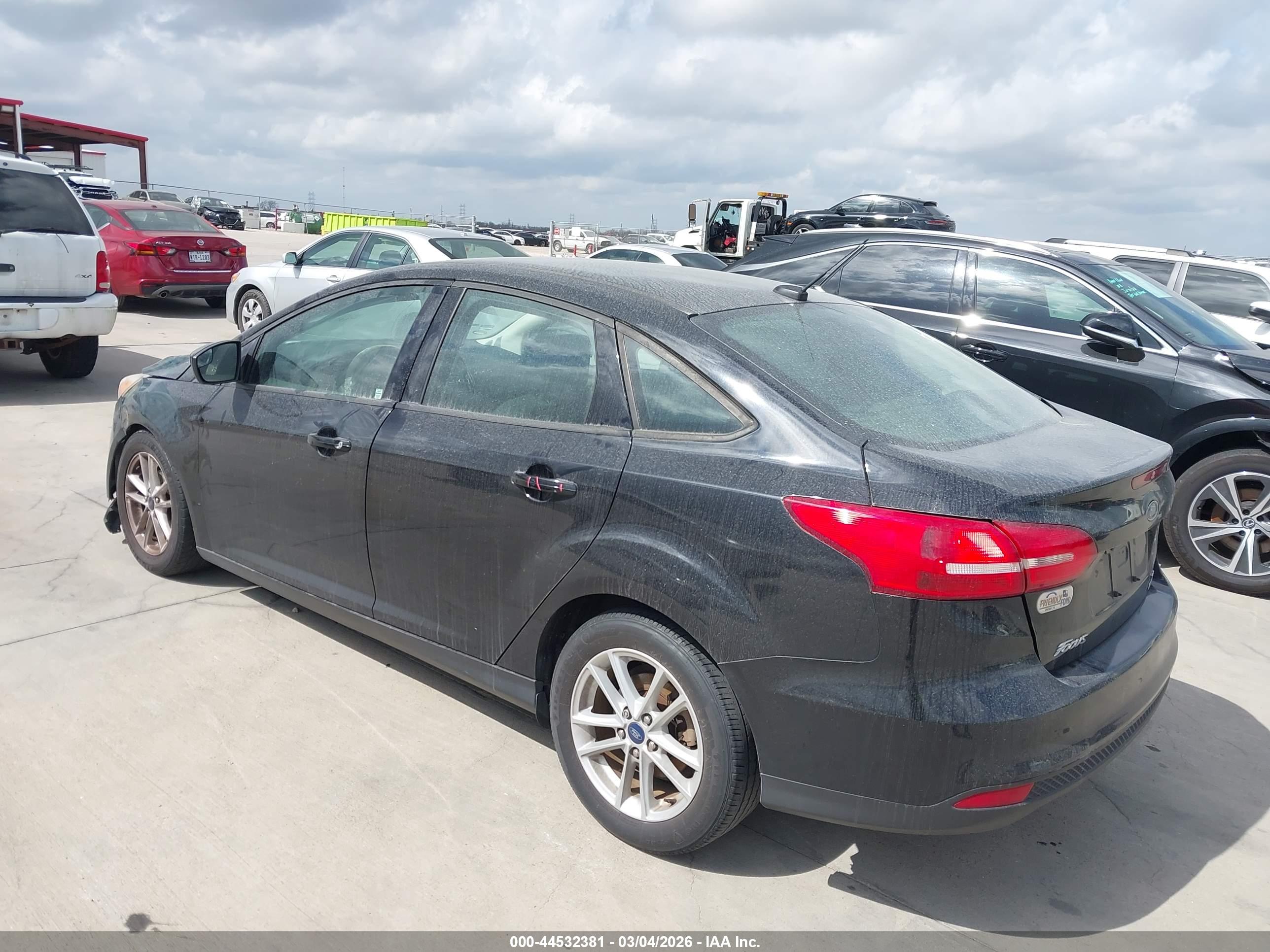 FORD FOCUS image 3