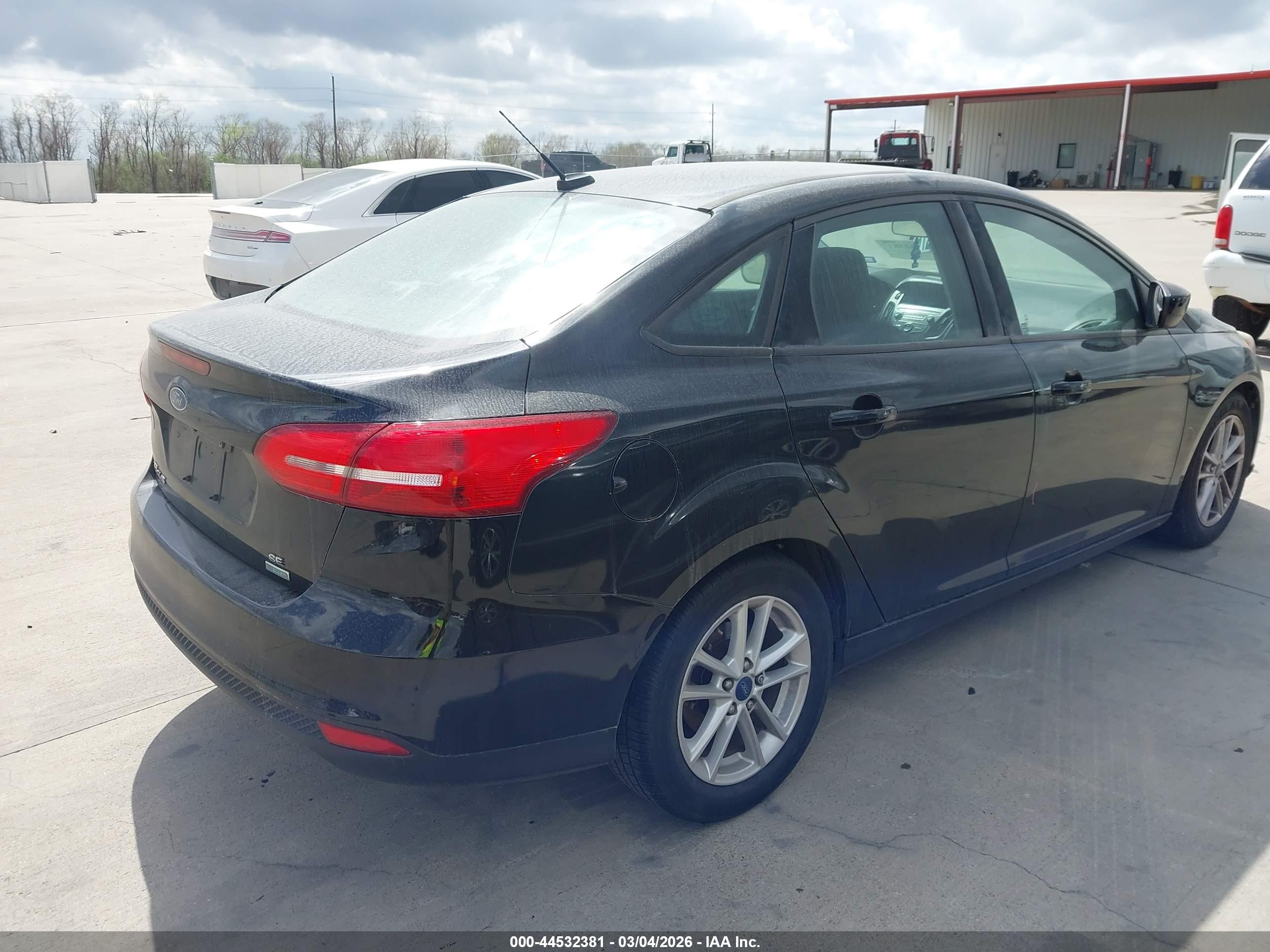 FORD FOCUS image 4