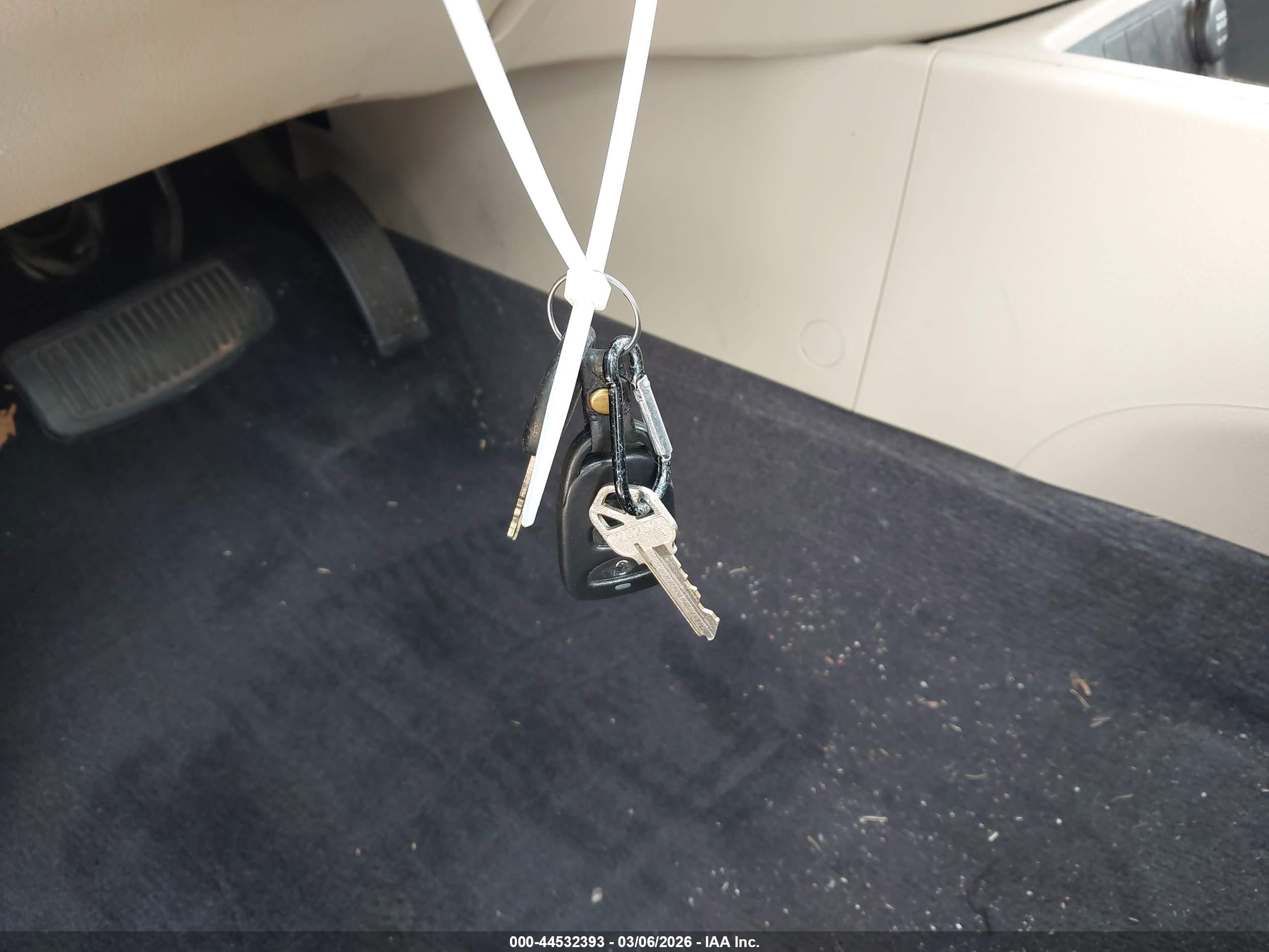 HYUNDAI SANTA image 11