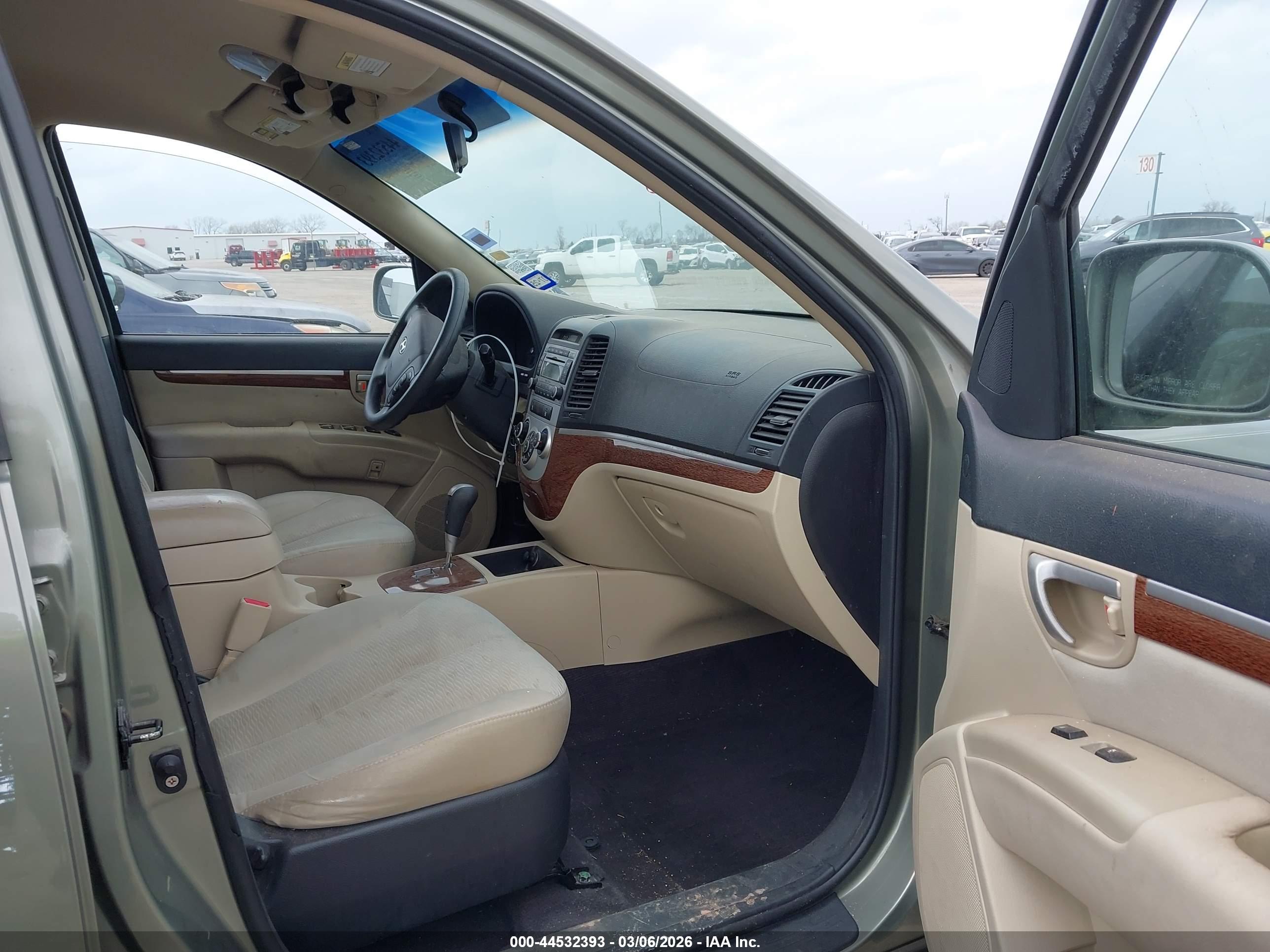 HYUNDAI SANTA image 5