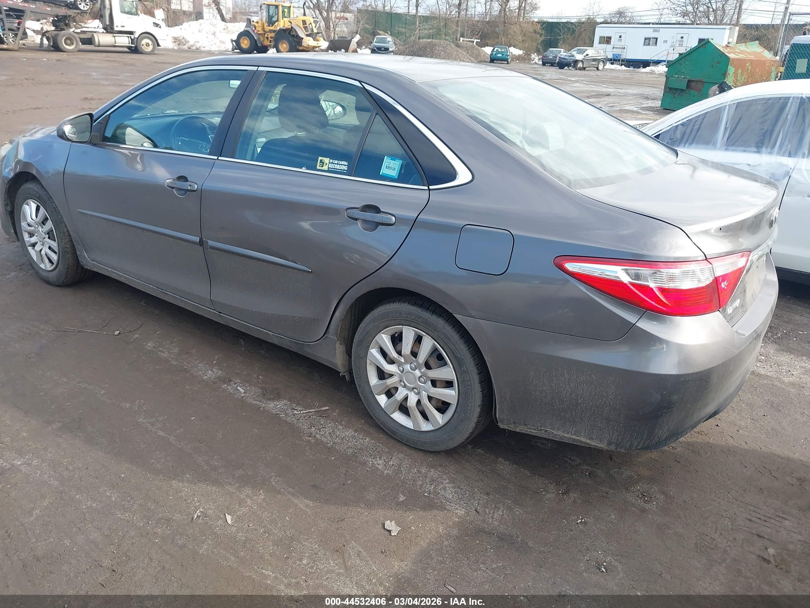 TOYOTA CAMRY image 3