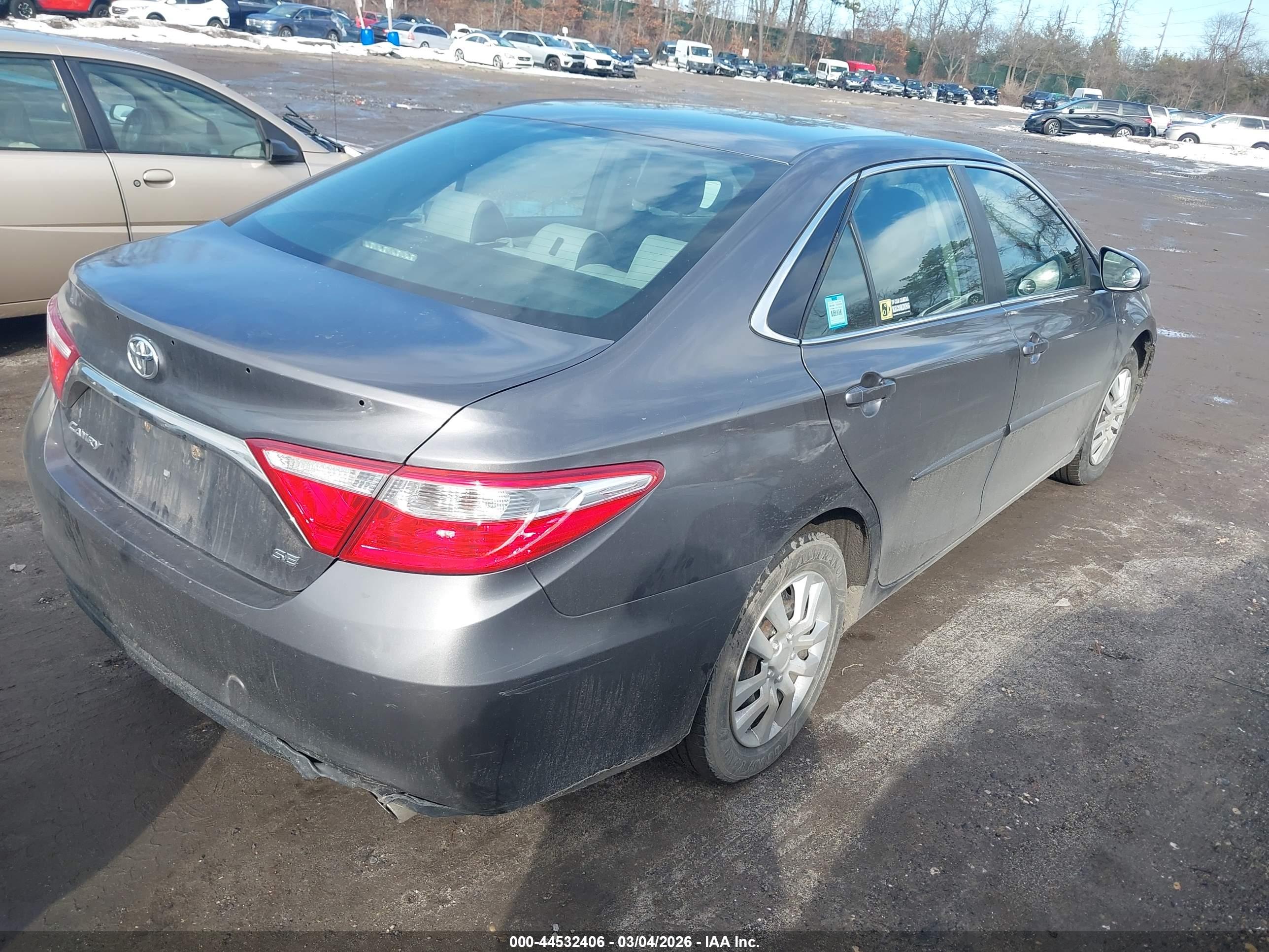 TOYOTA CAMRY image 4