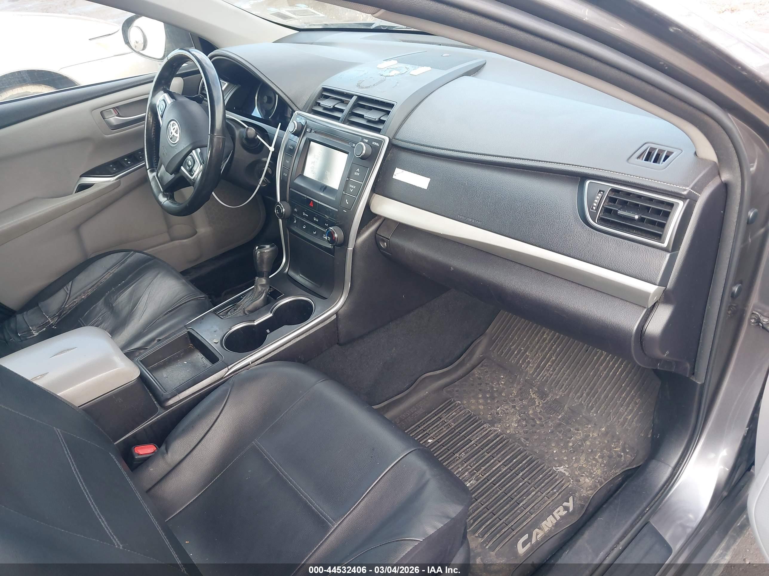 TOYOTA CAMRY image 5