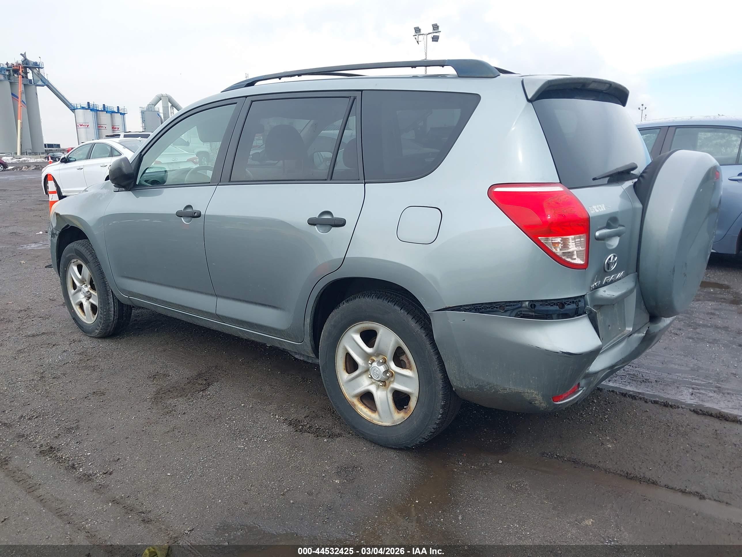 TOYOTA RAV4 image 3