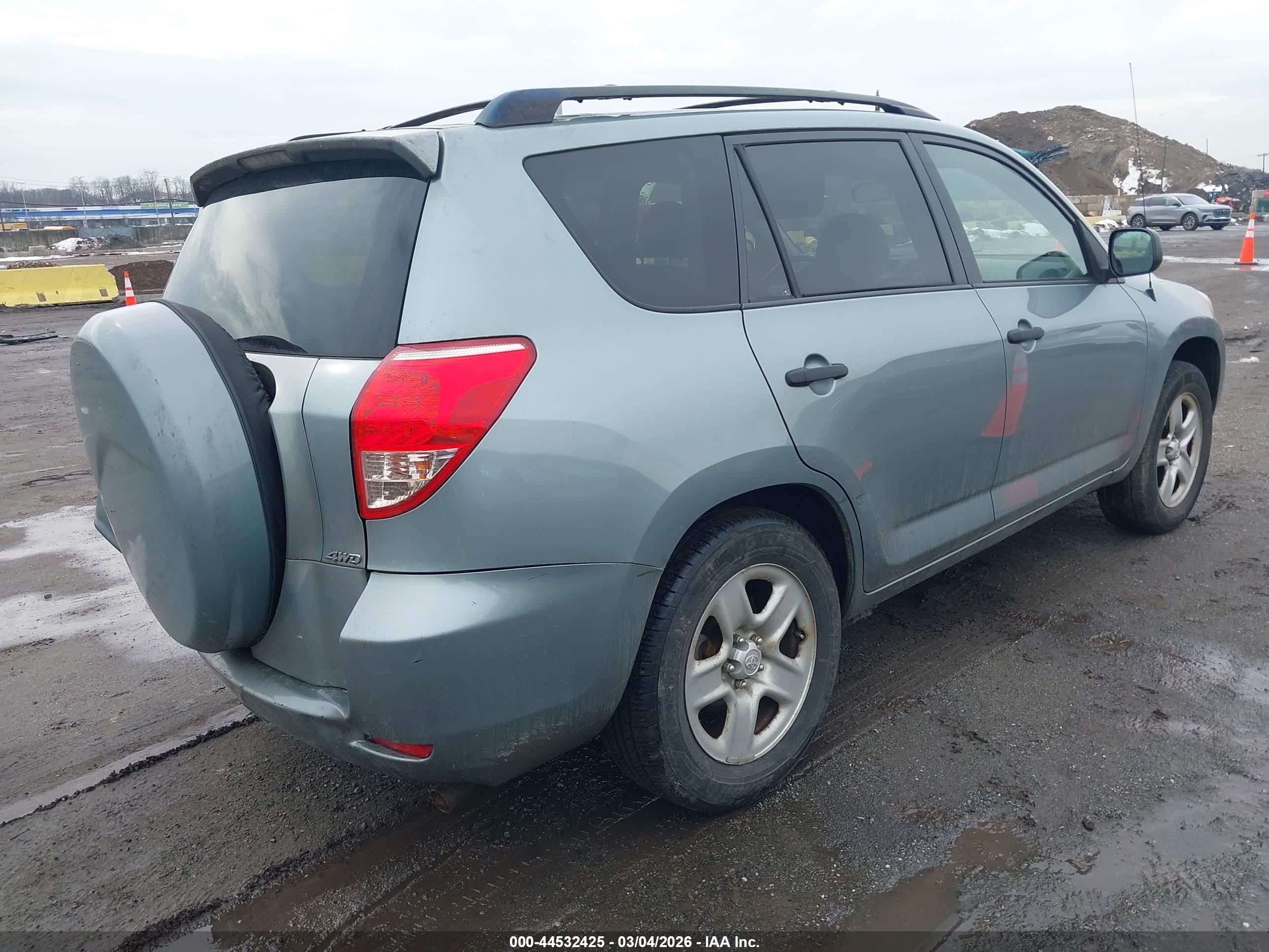 TOYOTA RAV4 image 4