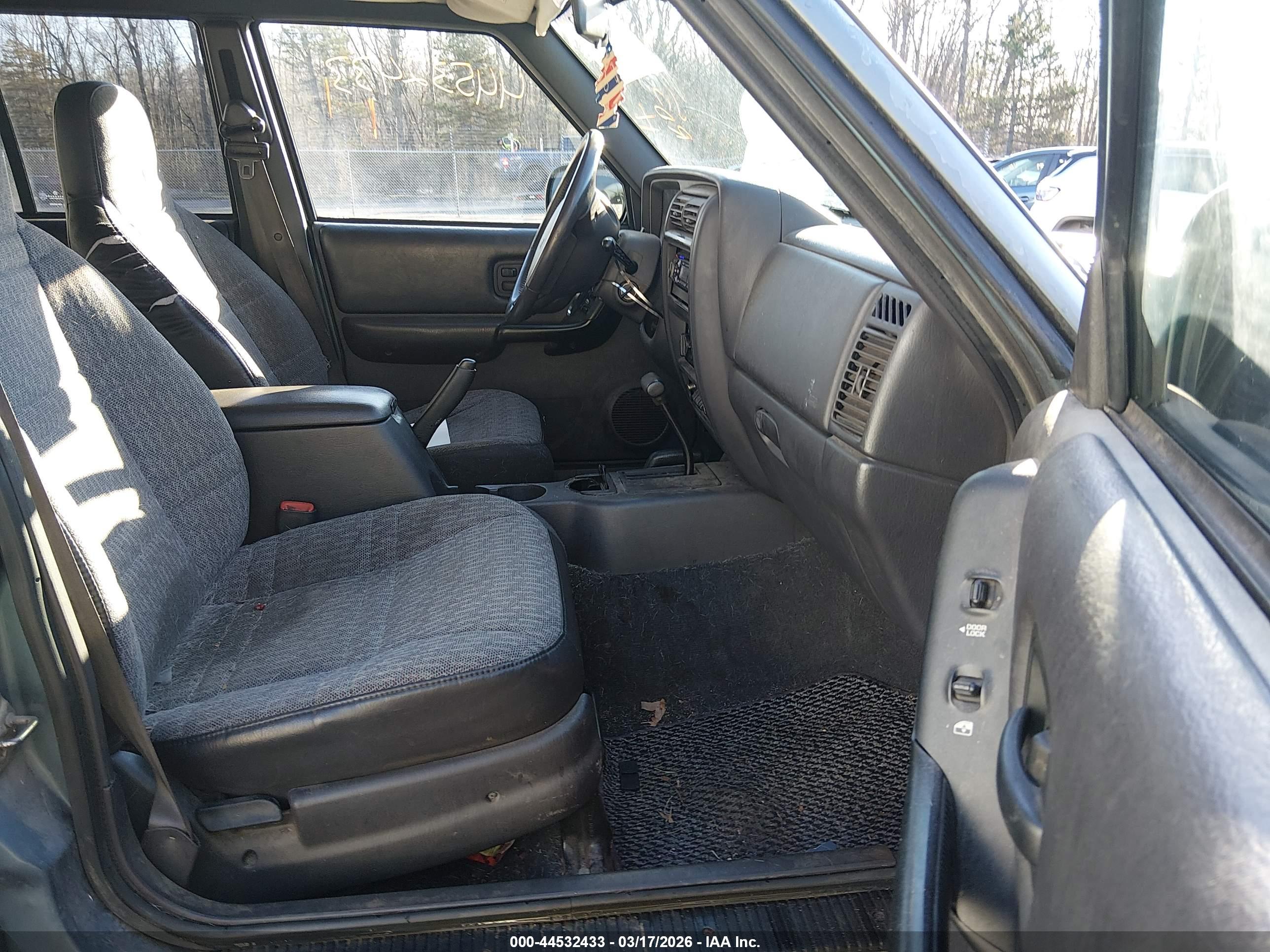 JEEP CHEROKEE image 5