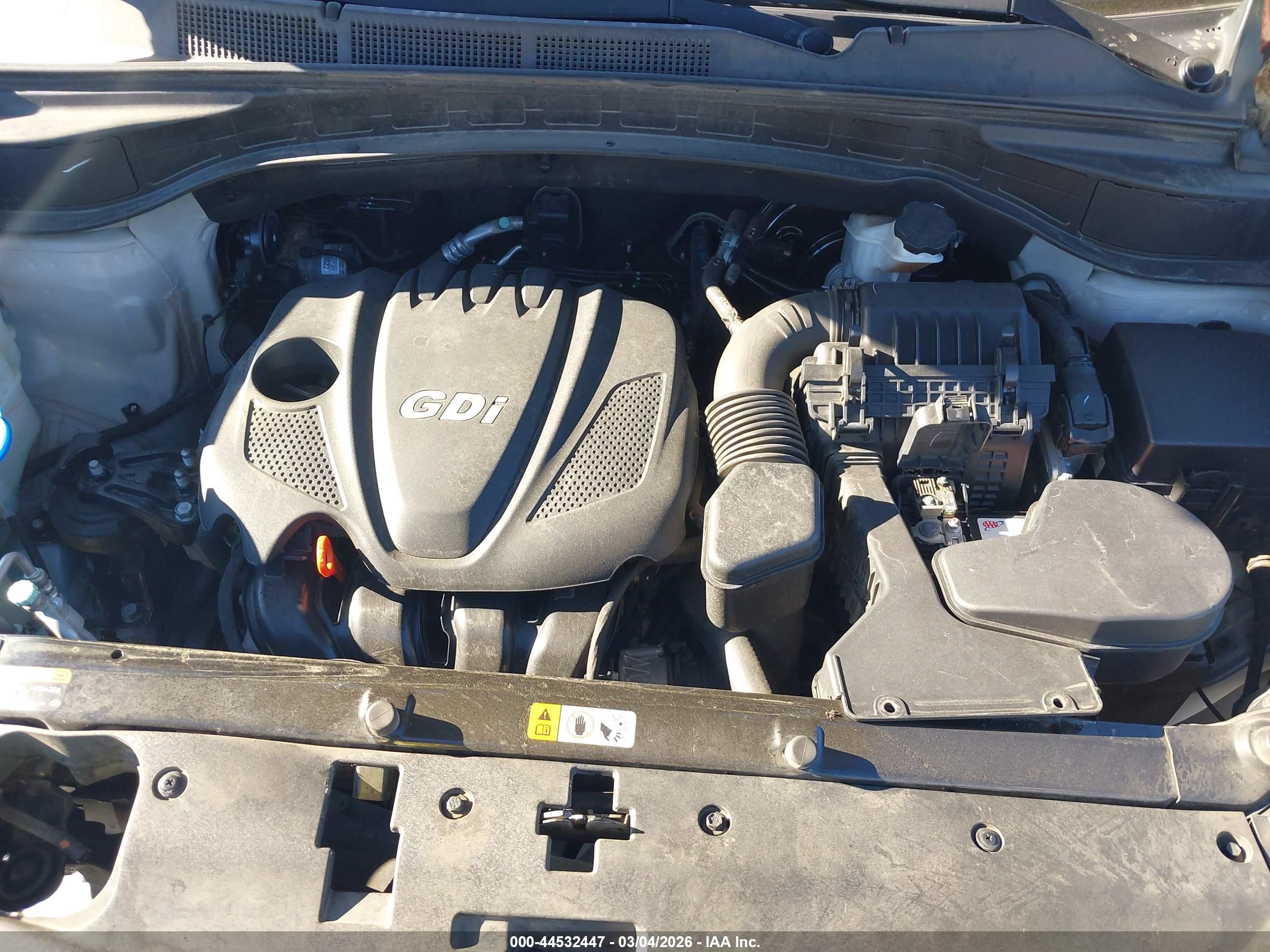 HYUNDAI SANTA image 10