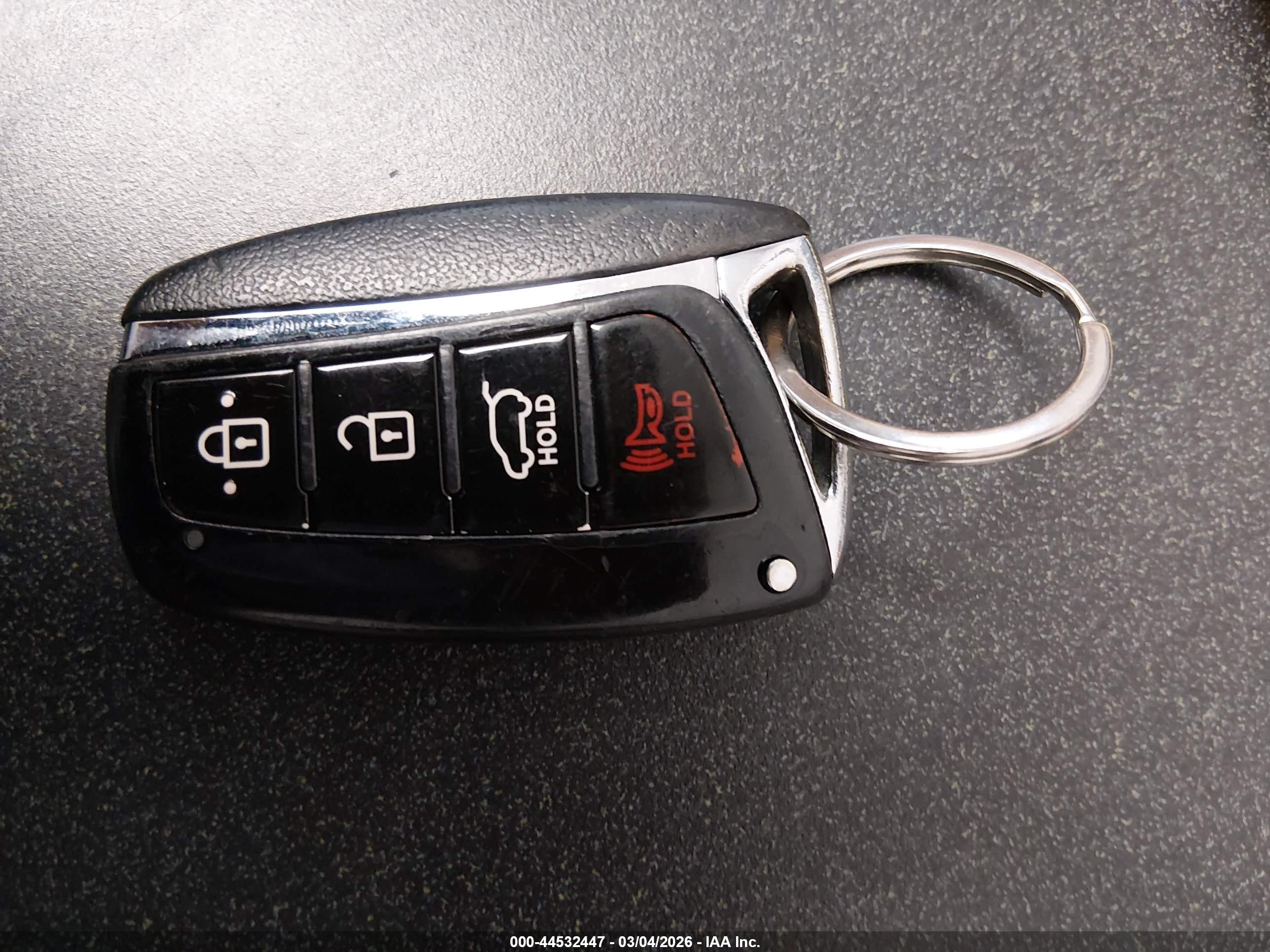 HYUNDAI SANTA image 11