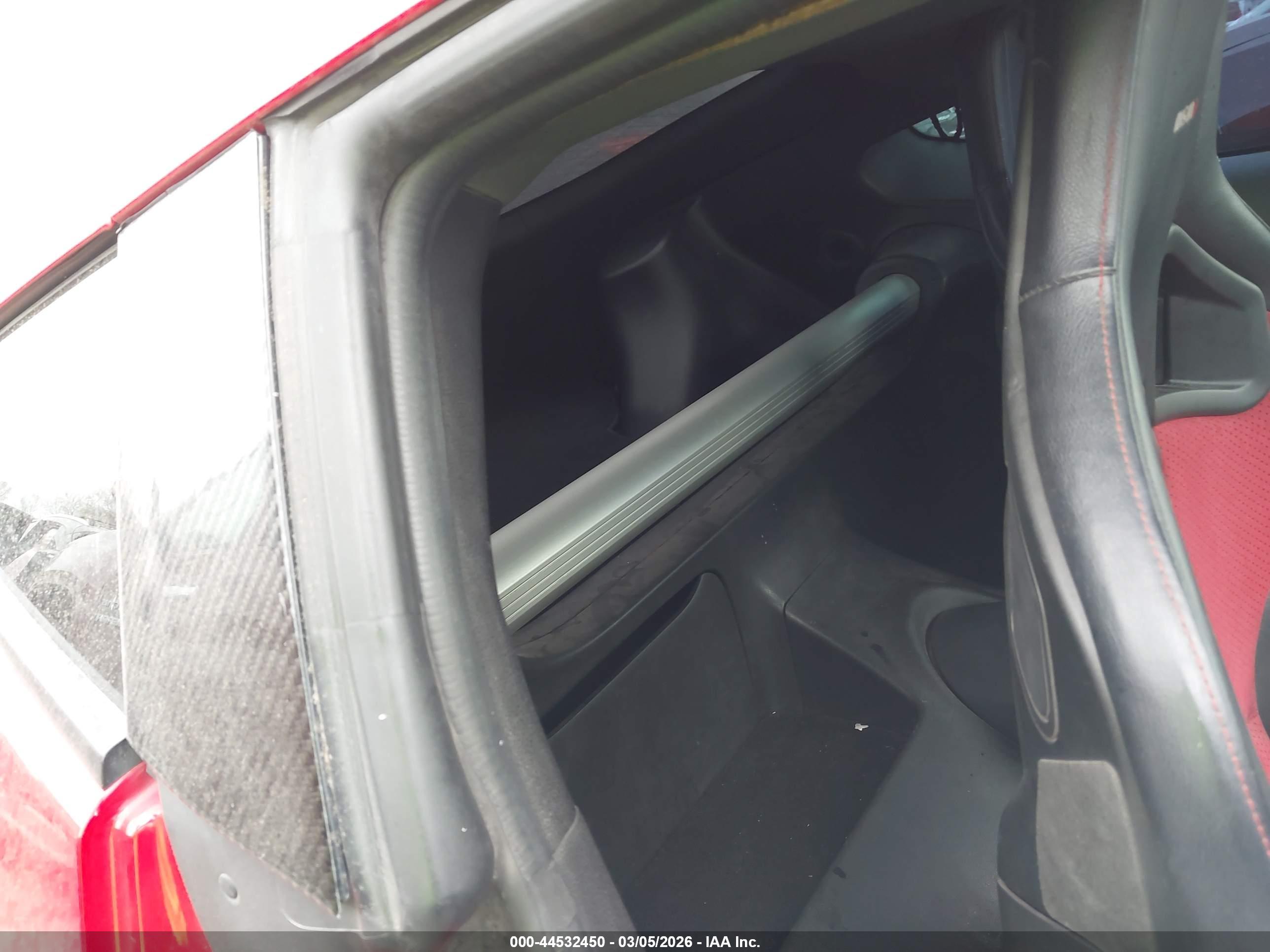 NISSAN 370Z image 8