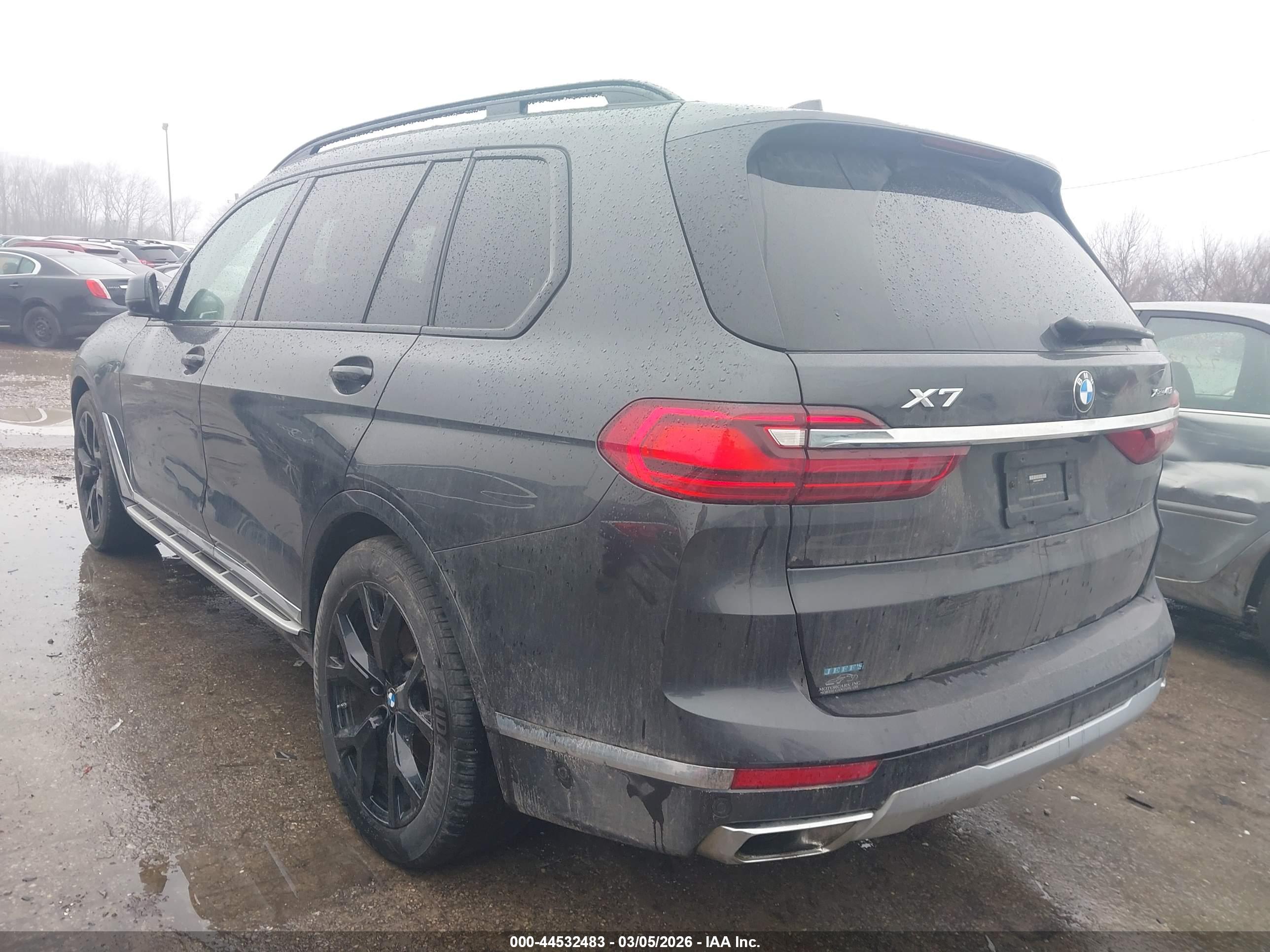 BMW X7 image 3
