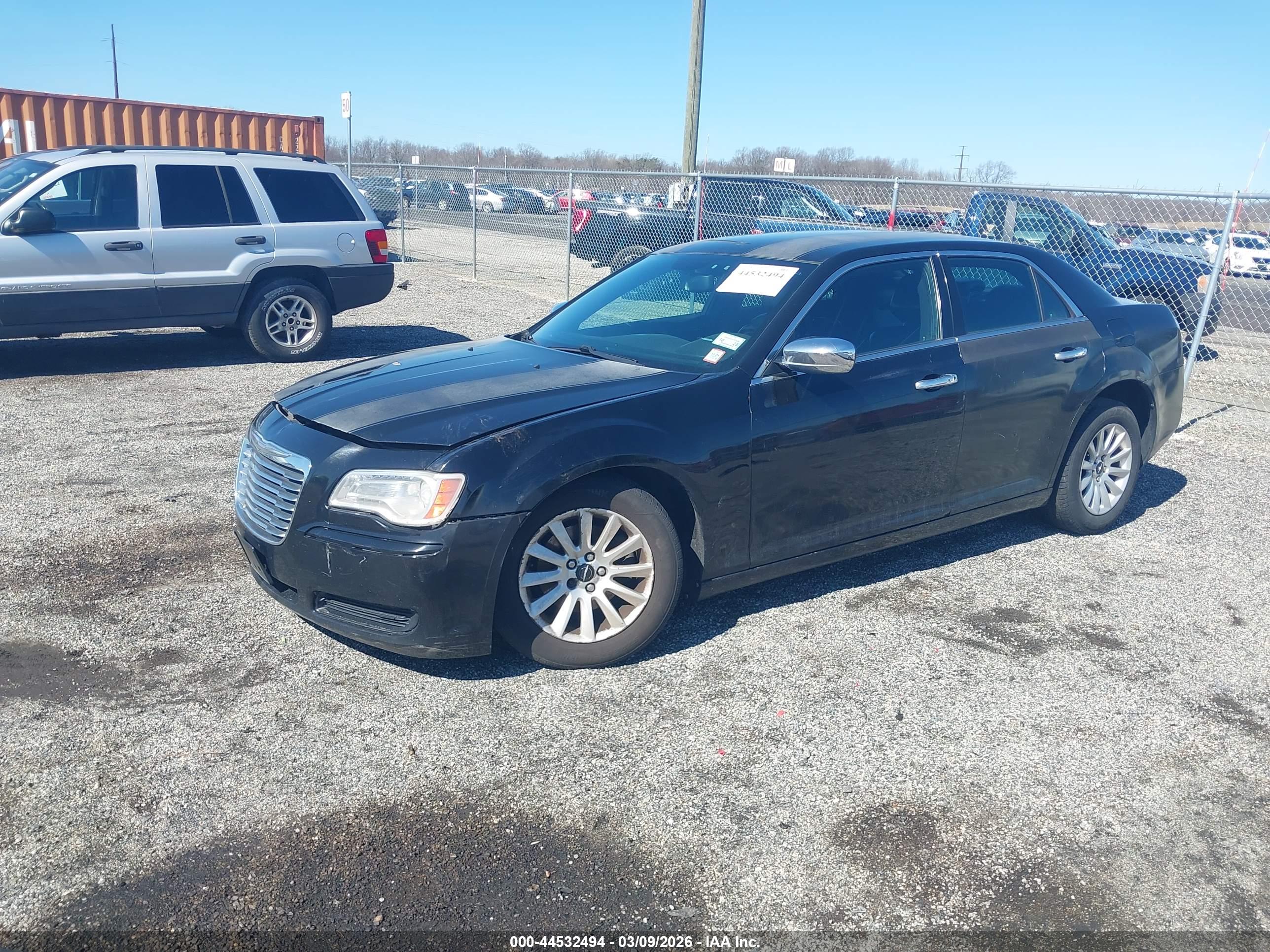 CHRYSLER 300 image 2