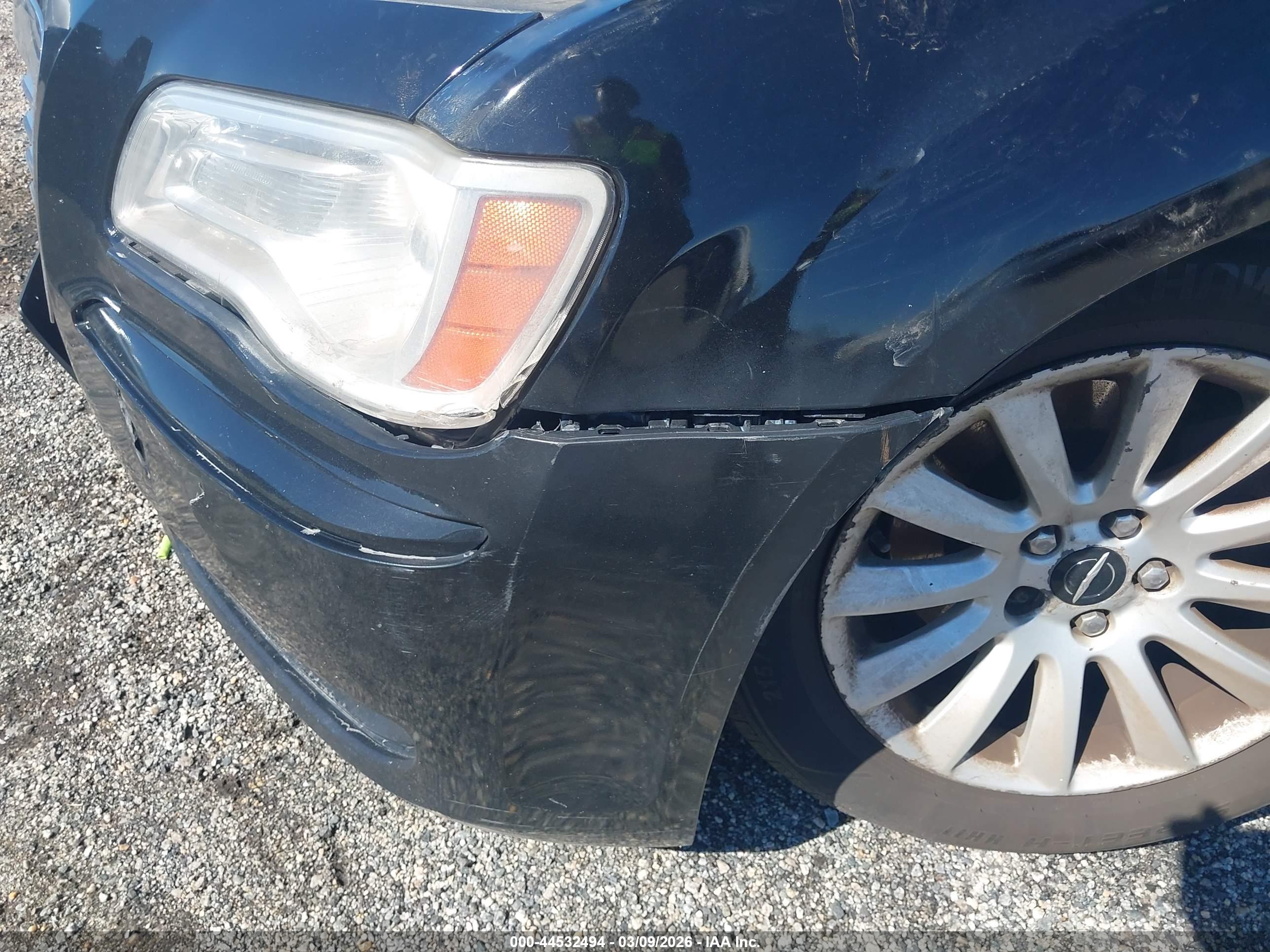 CHRYSLER 300 image 6